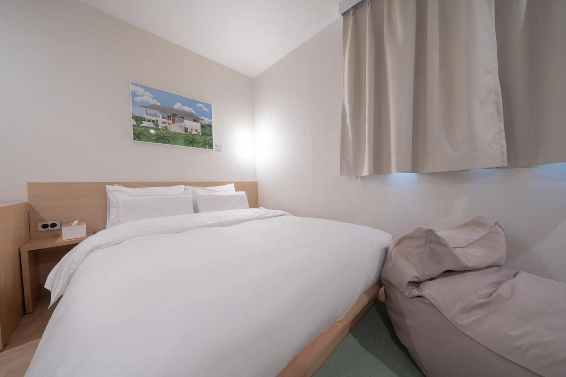 Photo of the whole room, Bed in Aank Hotel Ilsan