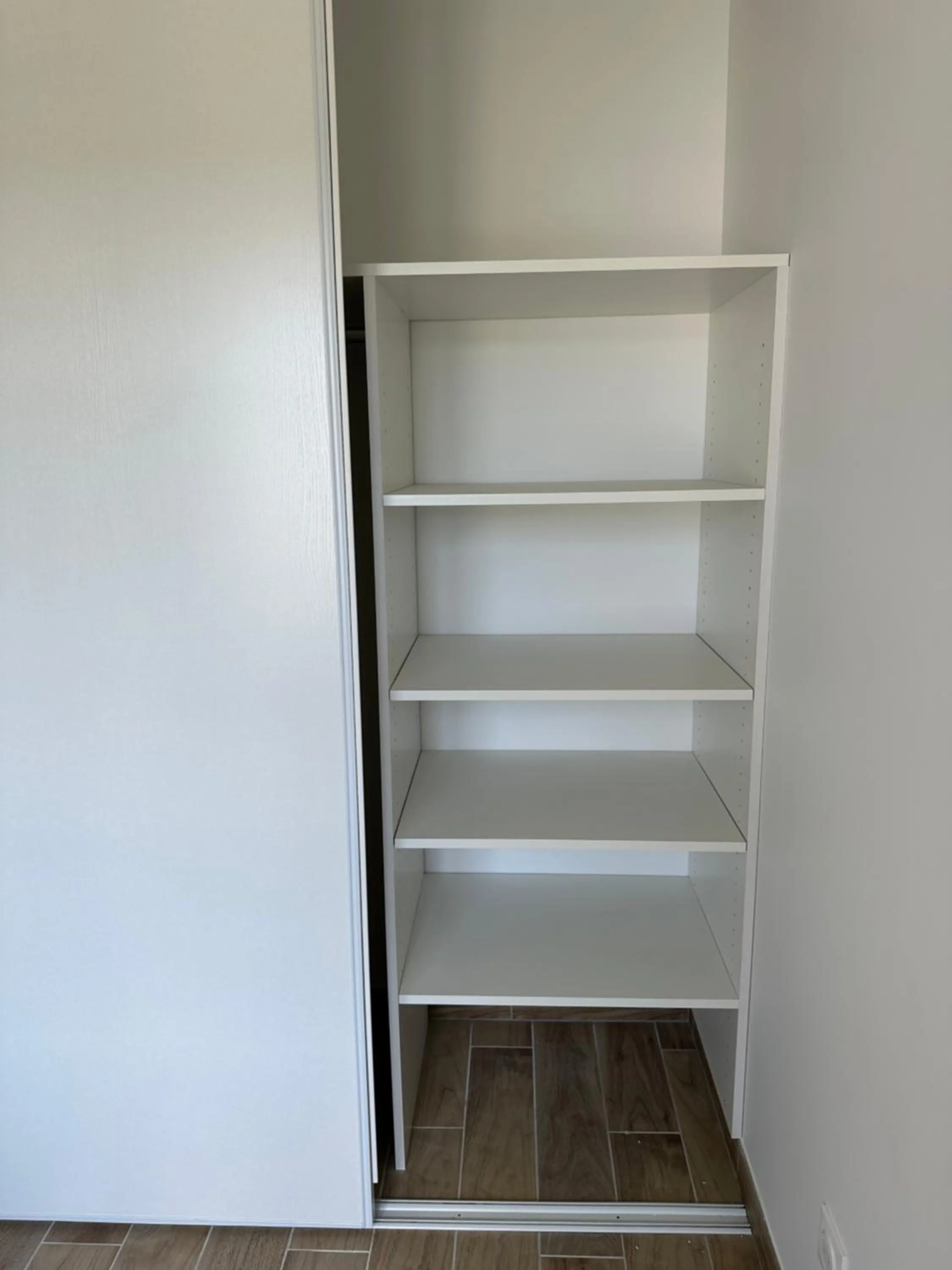 wardrobe in Appartement Design X - Hyper Centre - Parking Privé - Terrasse Plein Sud Quimper
