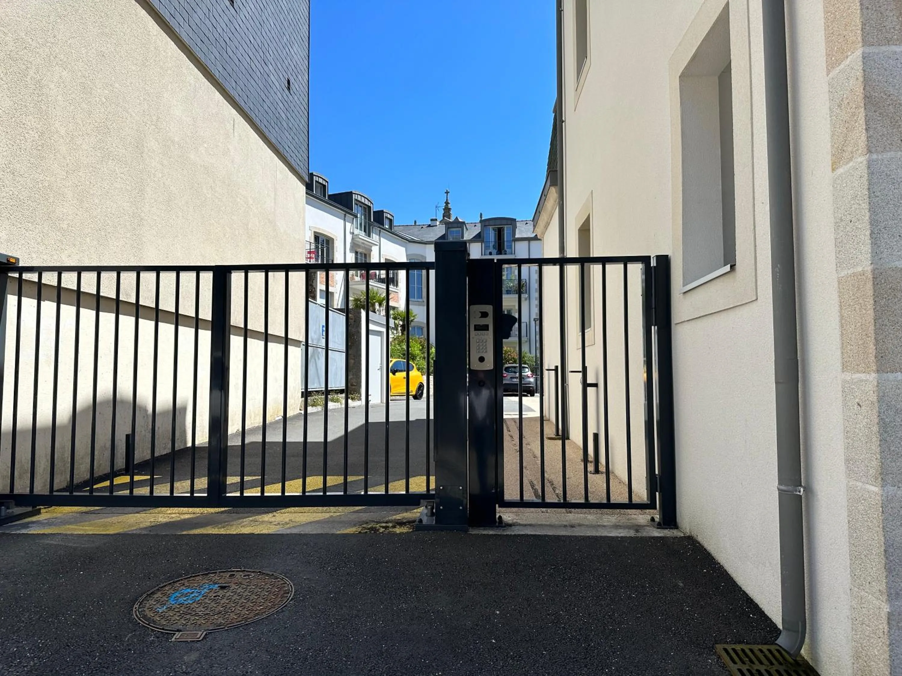 Property building in Appartement Design X - Hyper Centre - Parking Privé - Terrasse Plein Sud Quimper