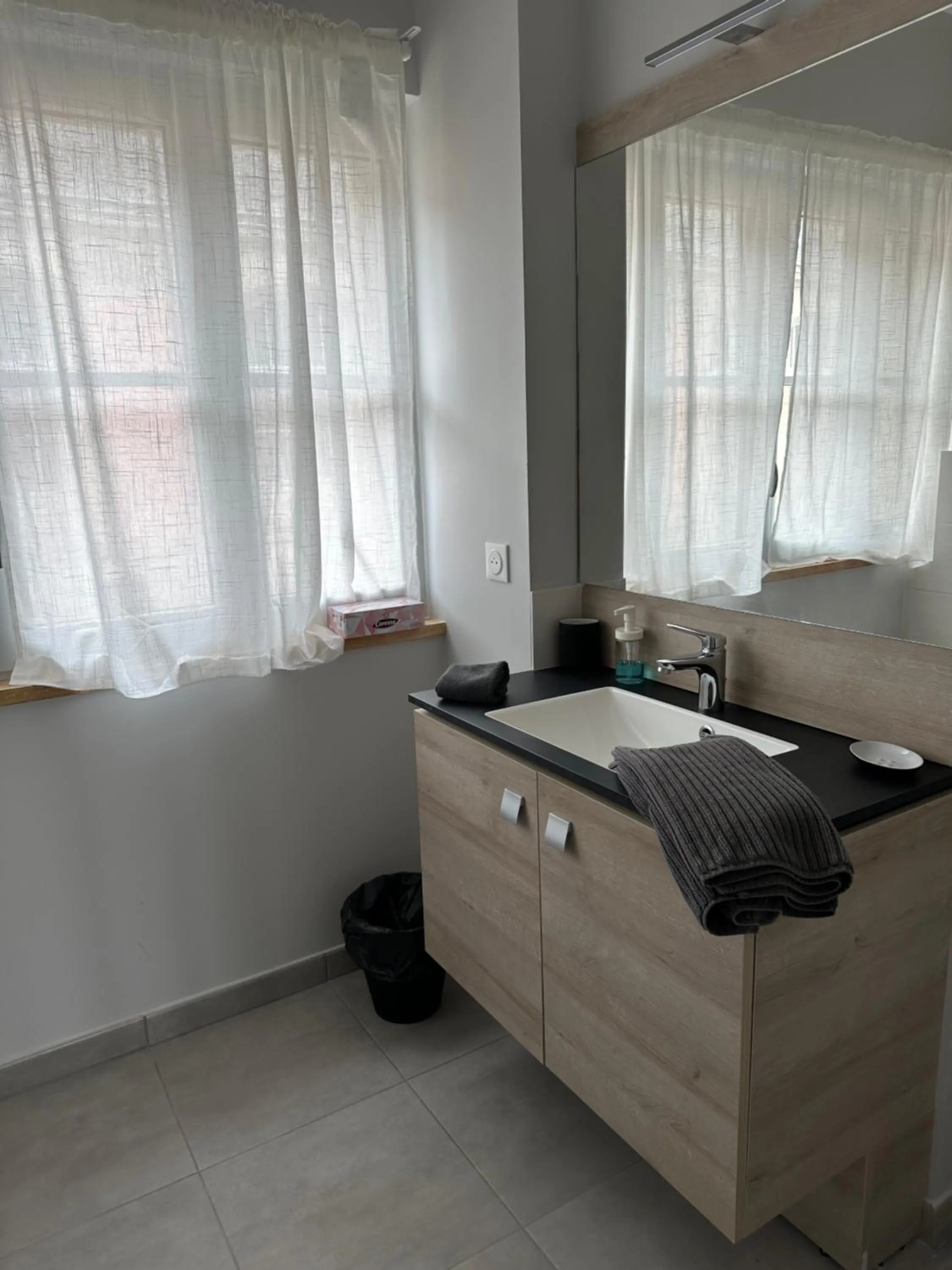 Bathroom in Appartement Design X - Hyper Centre - Parking Privé - Terrasse Plein Sud Quimper