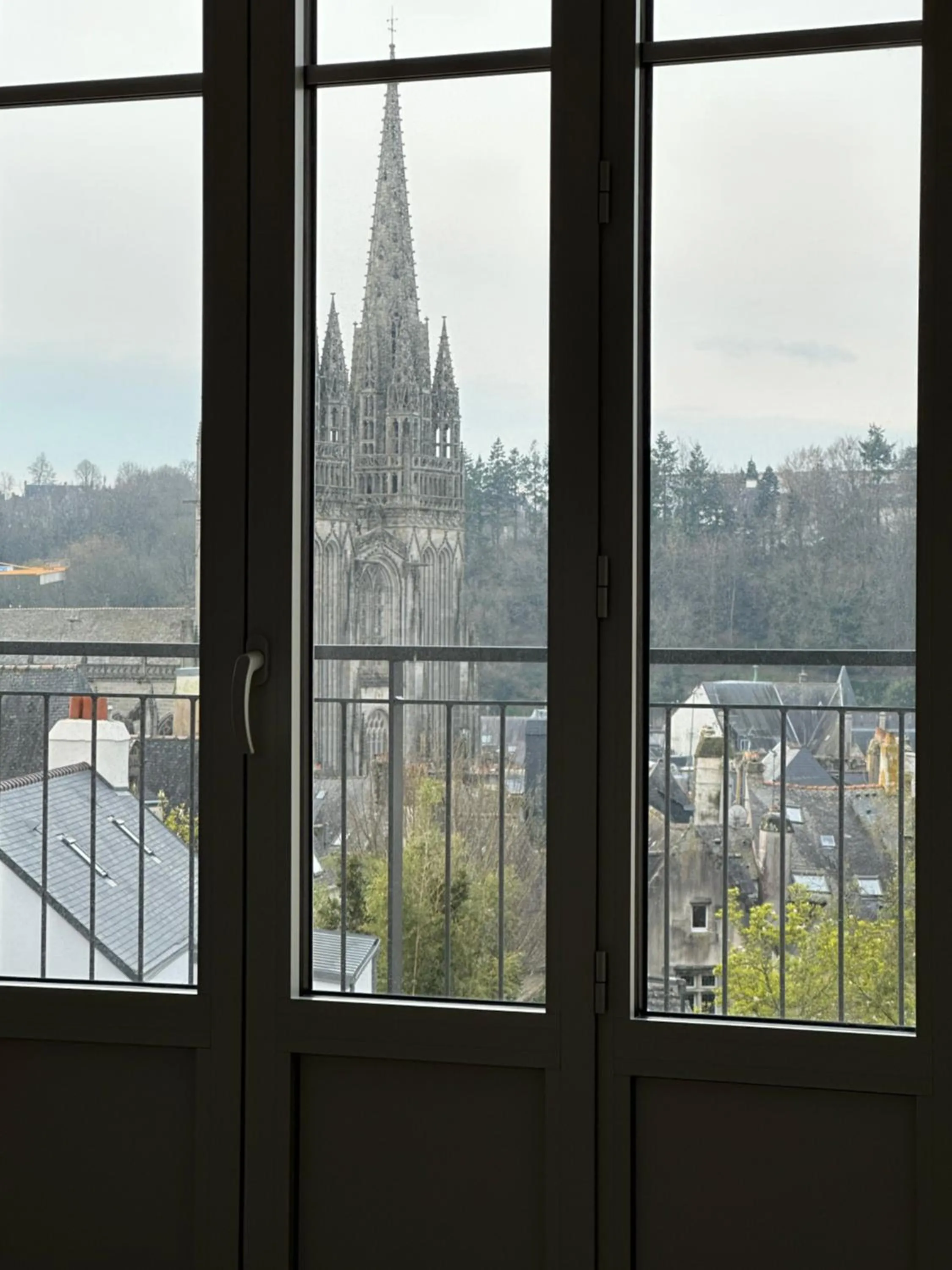 Two-Bedroom Apartment in Appartement Design X - Hyper Centre - Parking Privé - Terrasse Plein Sud Quimper