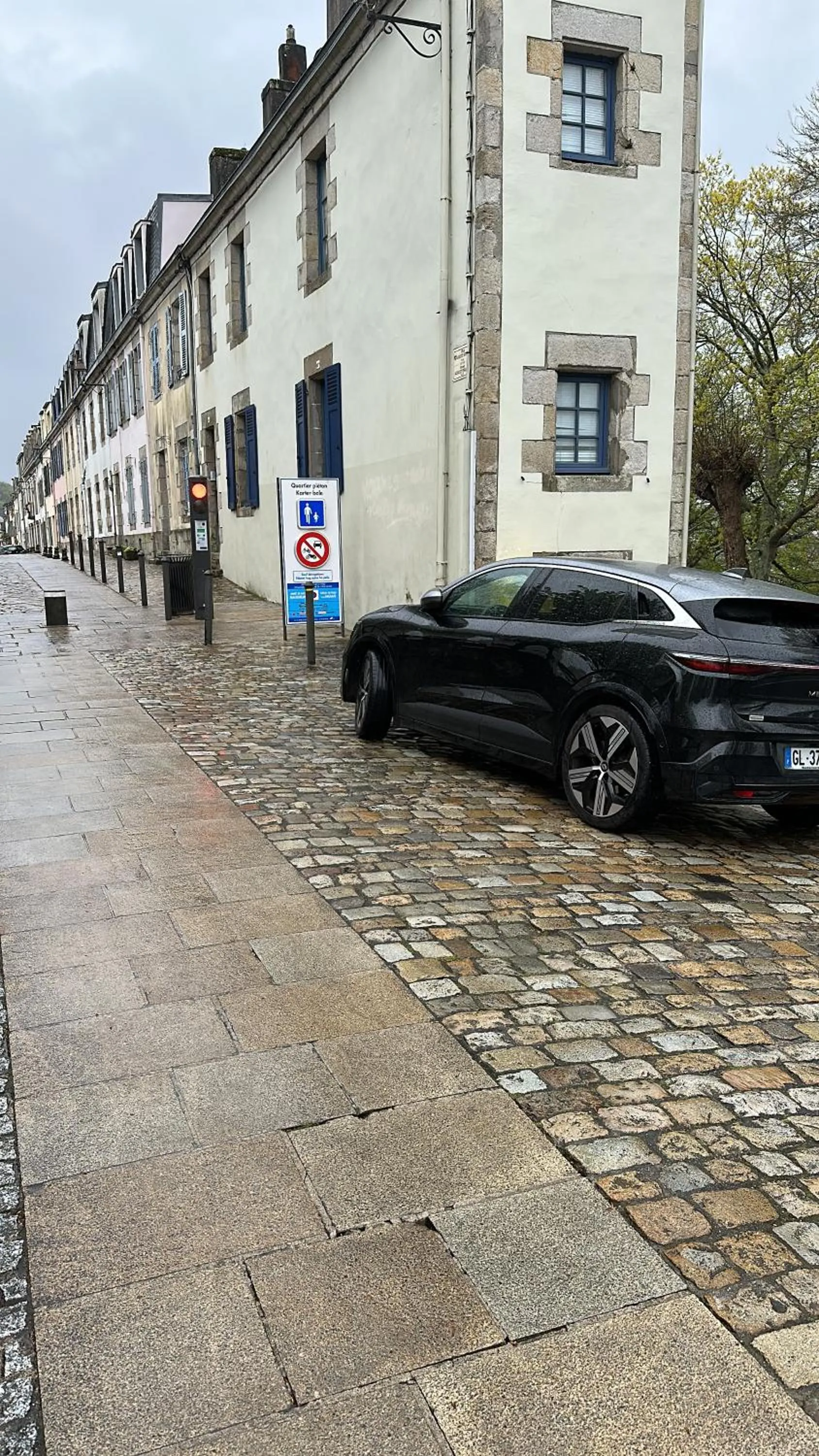 acessibility in Appartement Design X - Hyper Centre - Parking Privé - Terrasse Plein Sud Quimper