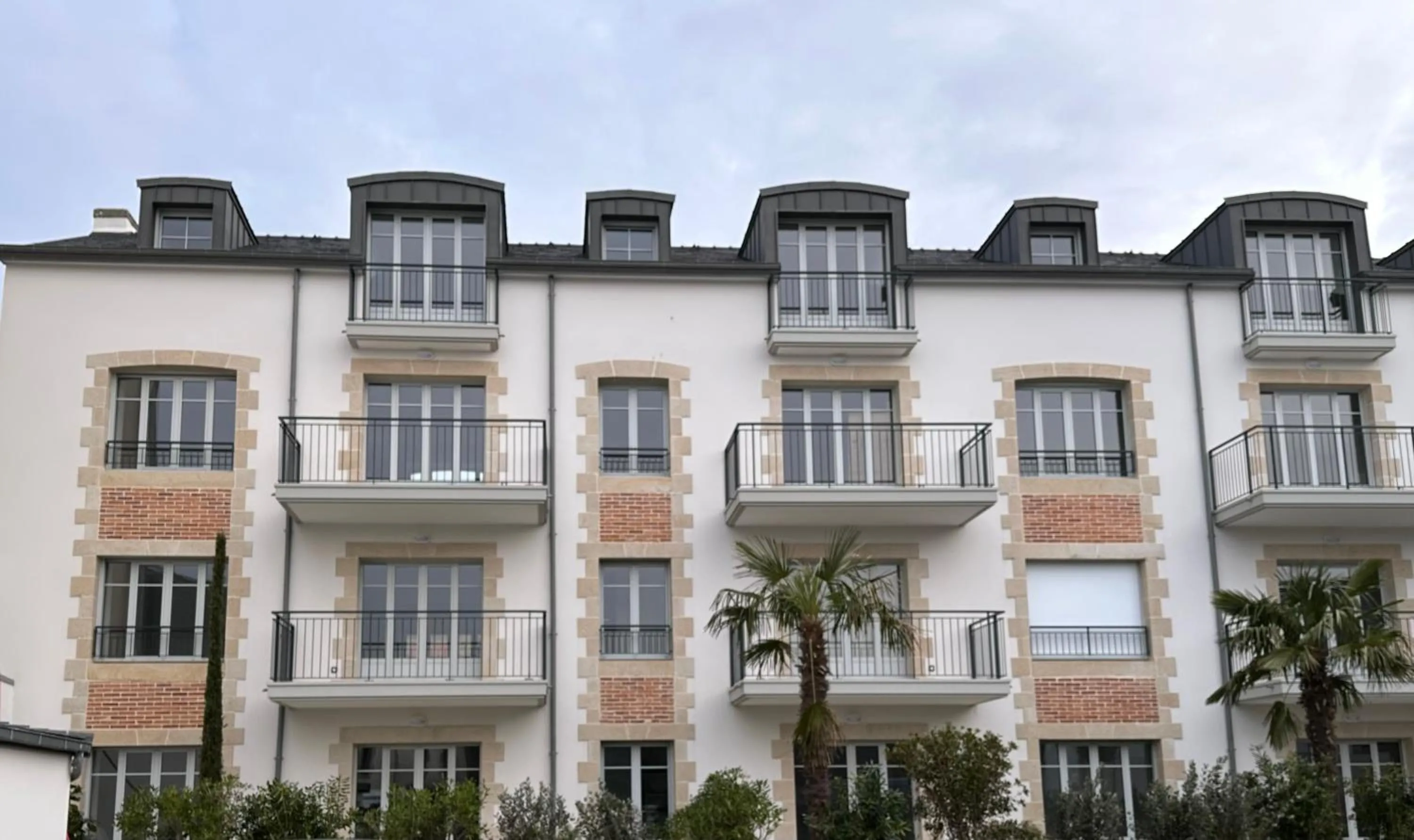 Property building in Appartement Design X - Hyper Centre - Parking Privé - Terrasse Plein Sud Quimper