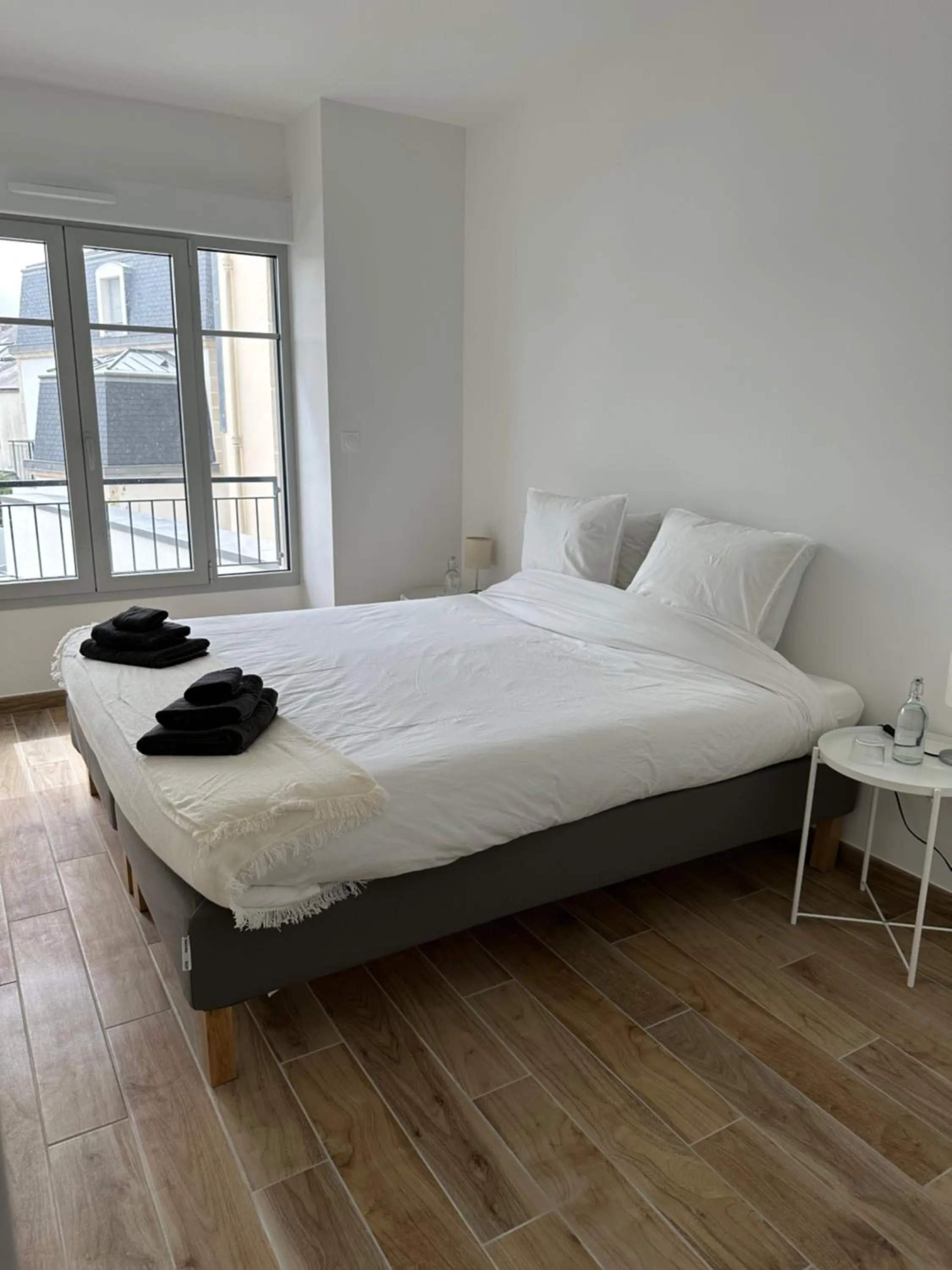 Photo of the whole room, Bed in Appartement Design X - Hyper Centre - Parking Privé - Terrasse Plein Sud Quimper