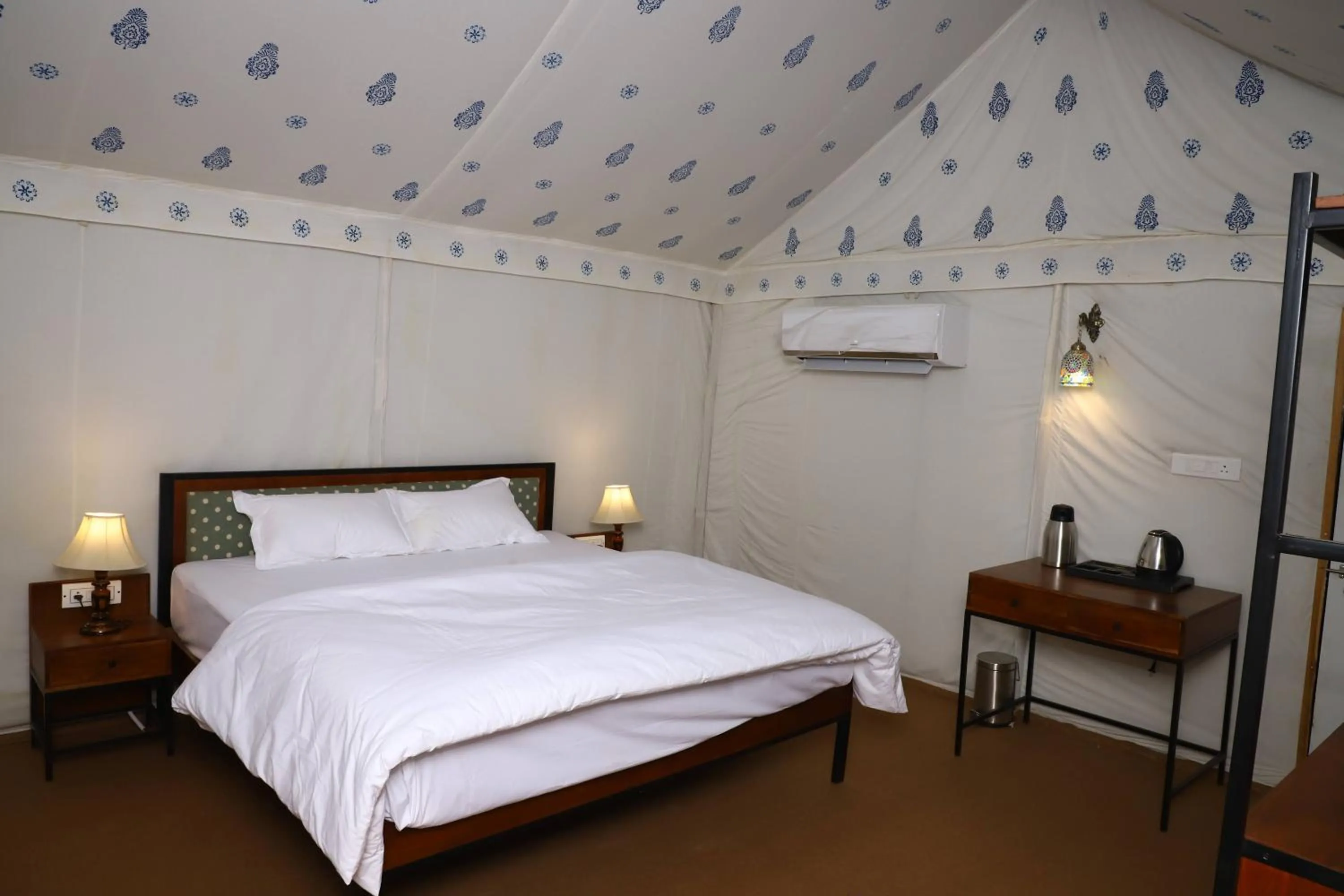 Photo of the whole room, Bed in Impian Resorts - Jodhpur