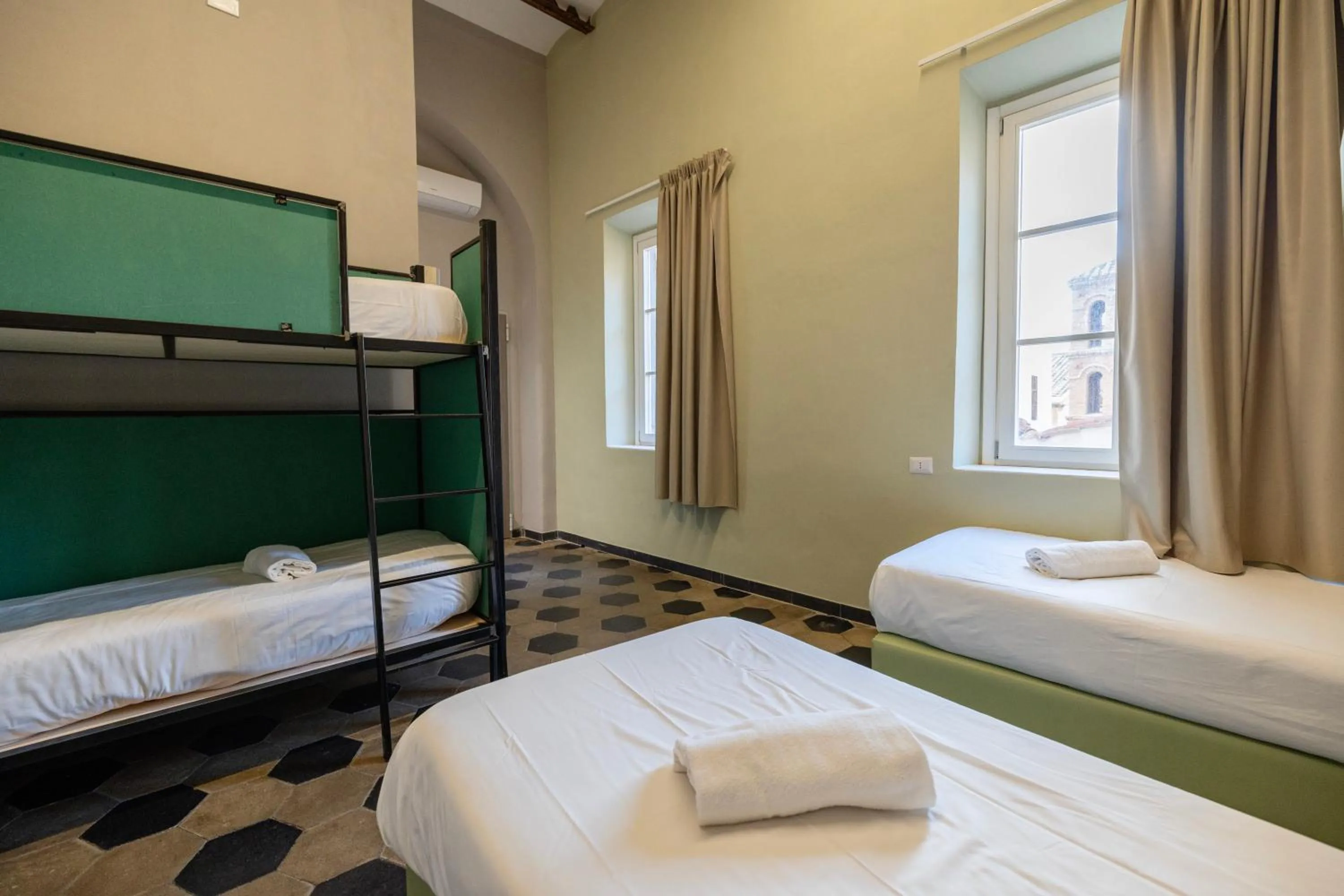 bunk bed, Bed in Borgo Ripa Urban Travel