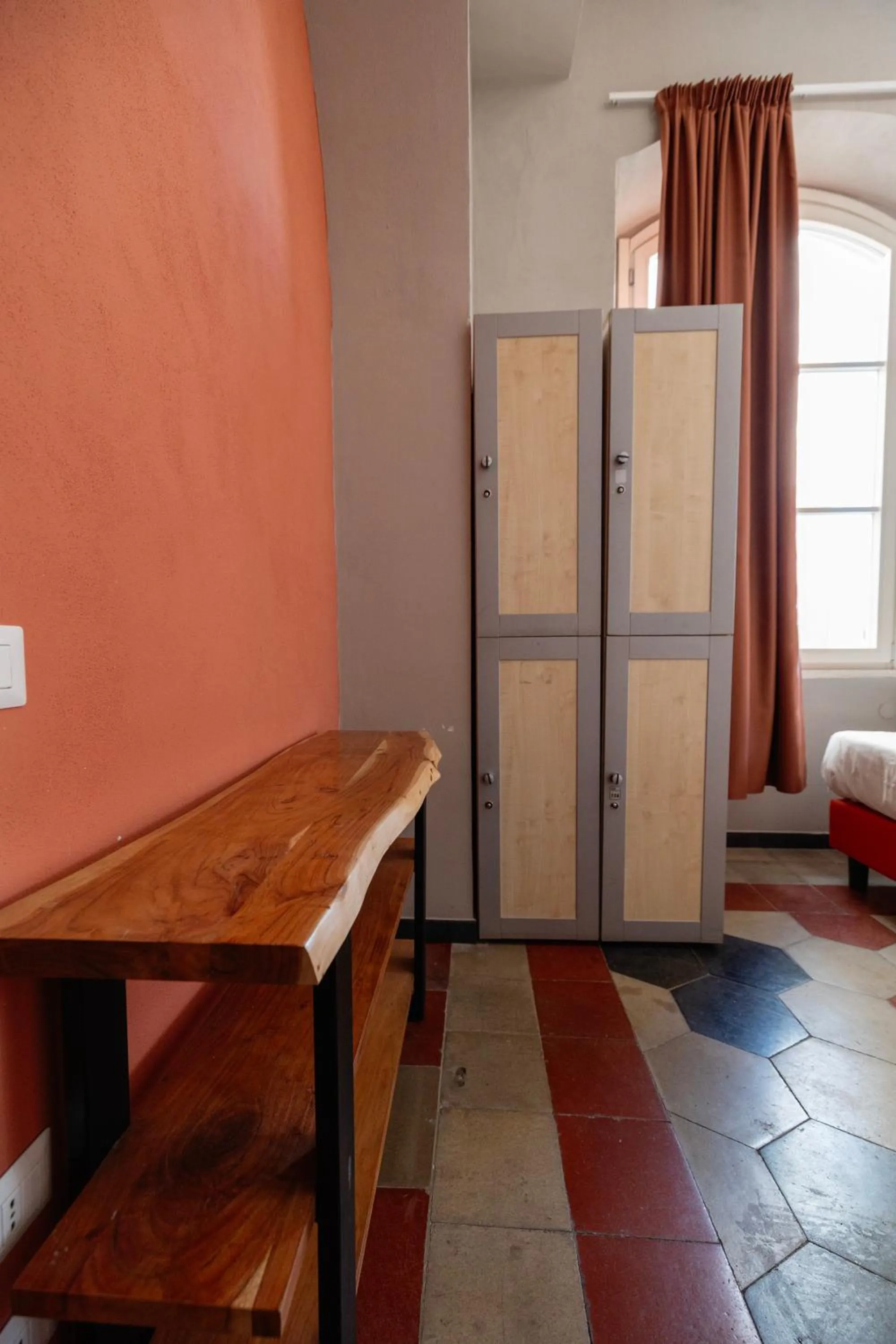 wardrobe in Borgo Ripa Urban Travel
