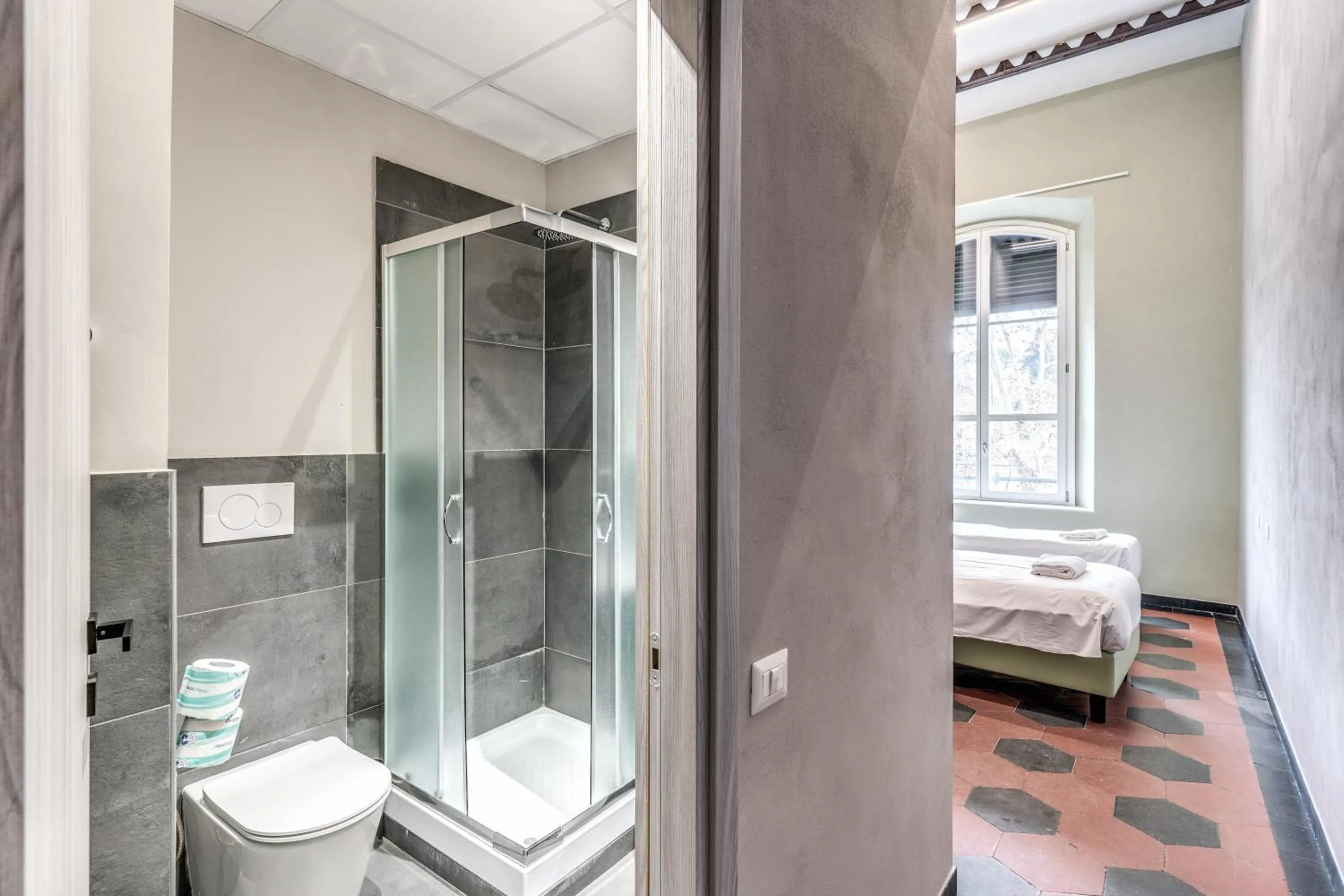 Shower, Bed in Borgo Ripa Urban Travel