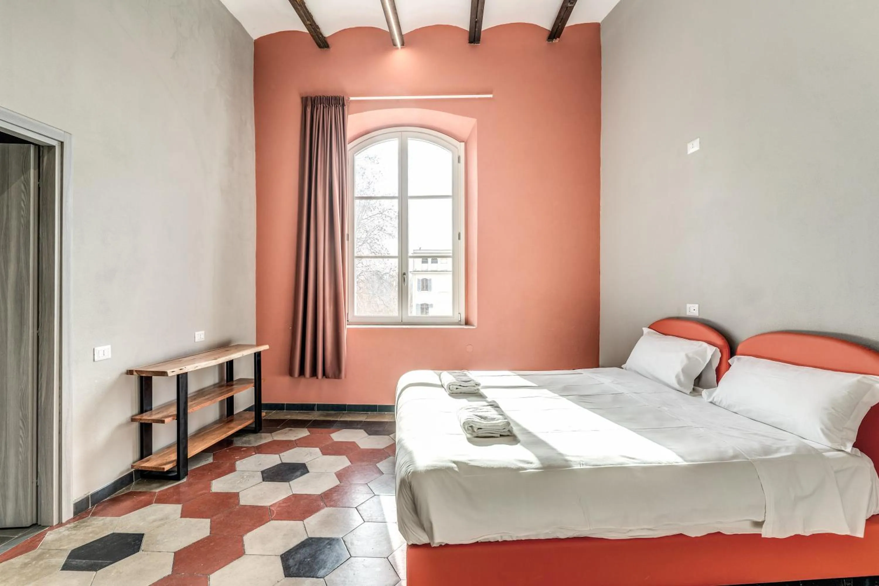 Photo of the whole room, Bed in Borgo Ripa Urban Travel
