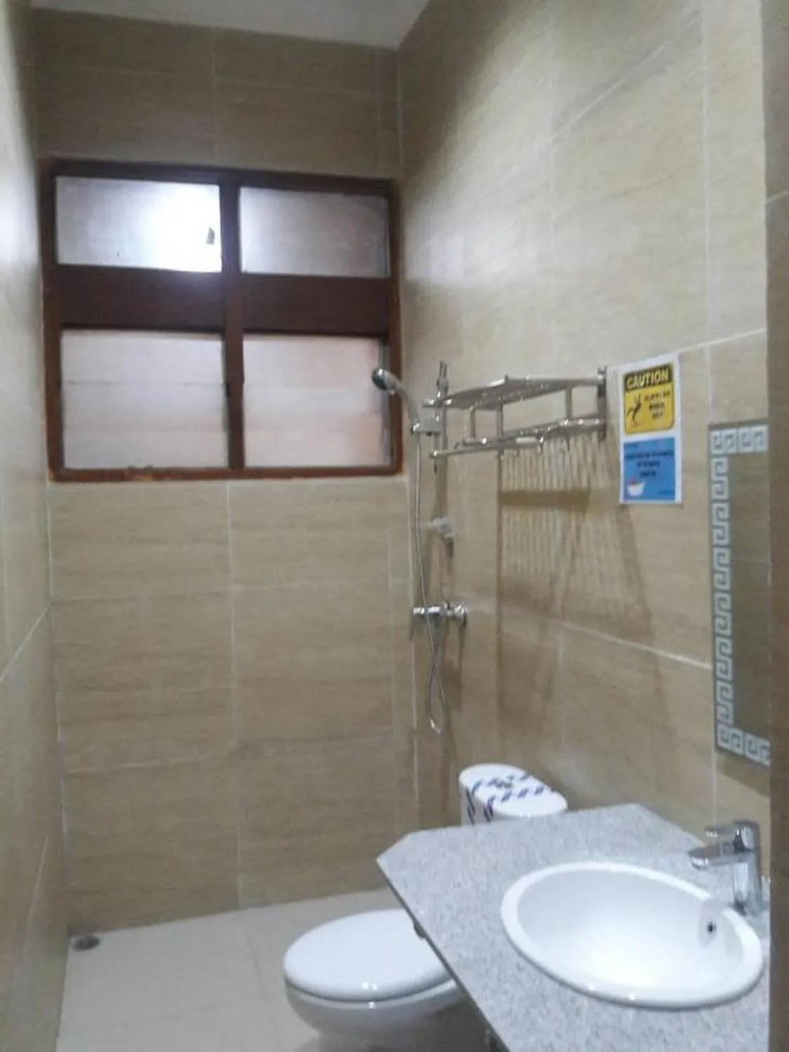 Shower in Mango House Semarang RedPartner