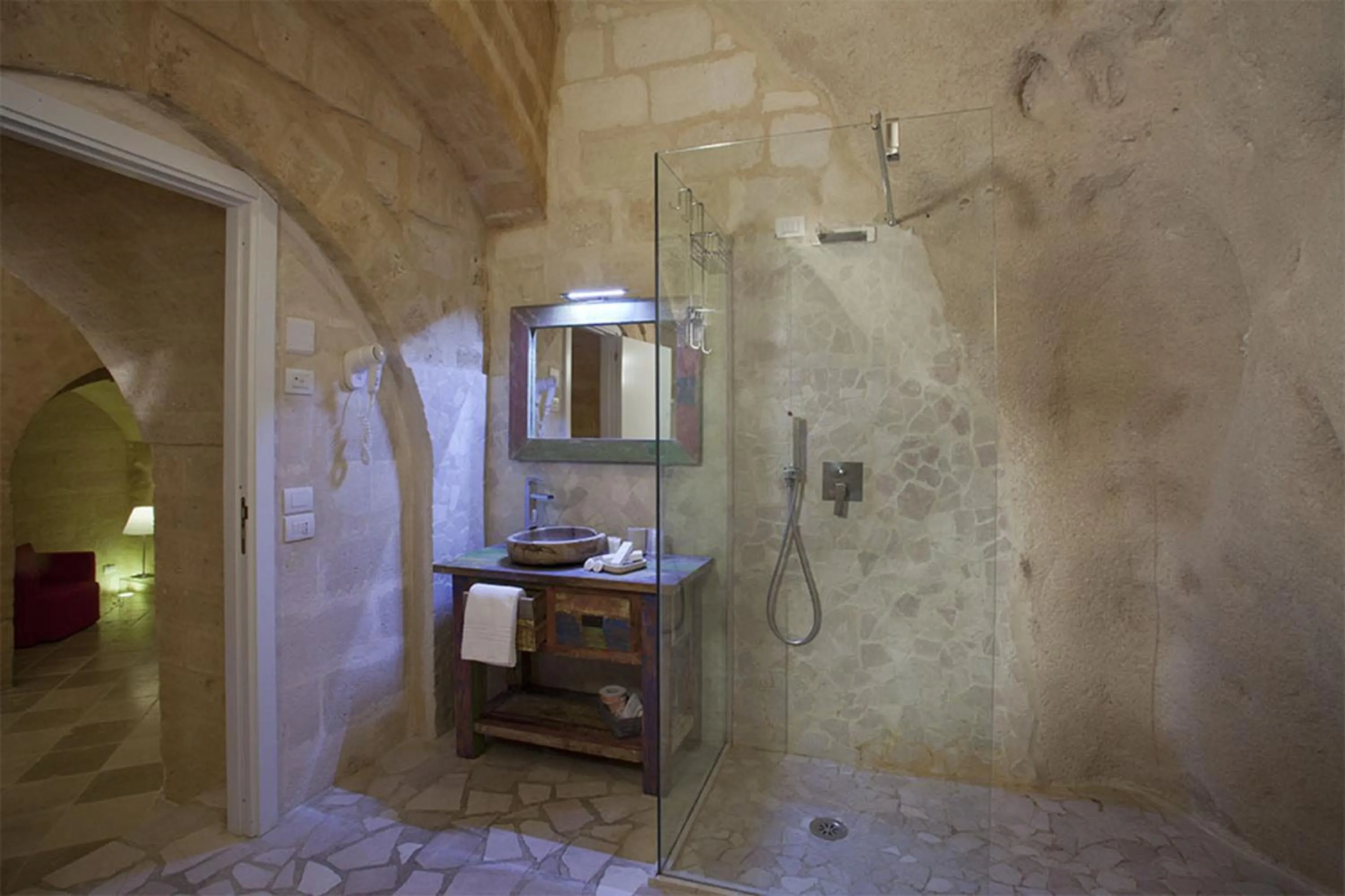 Shower in Antico Convicino Rooms Suites & SPA