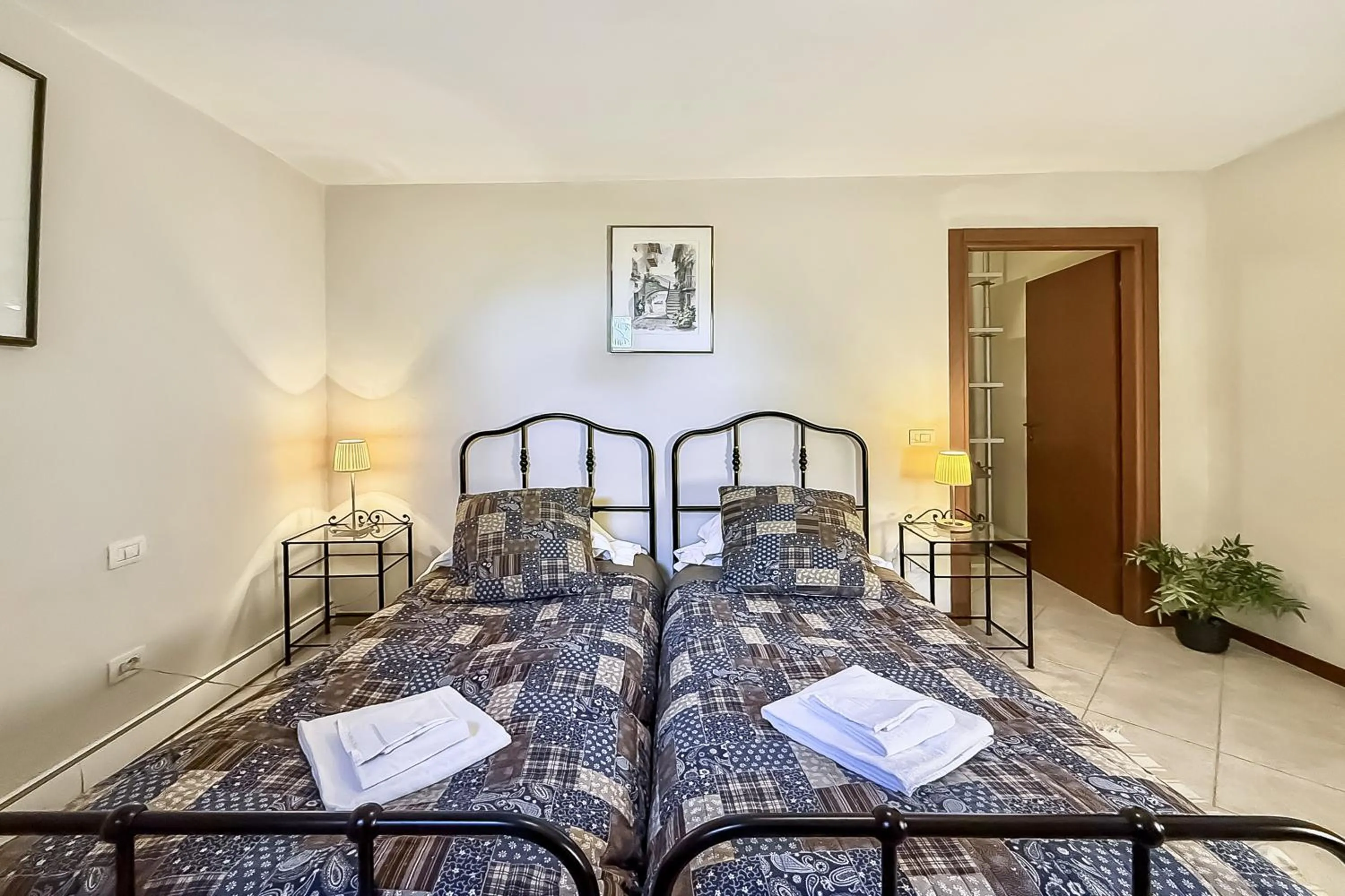 Bedroom, Bed in Casa Tulipano Grande