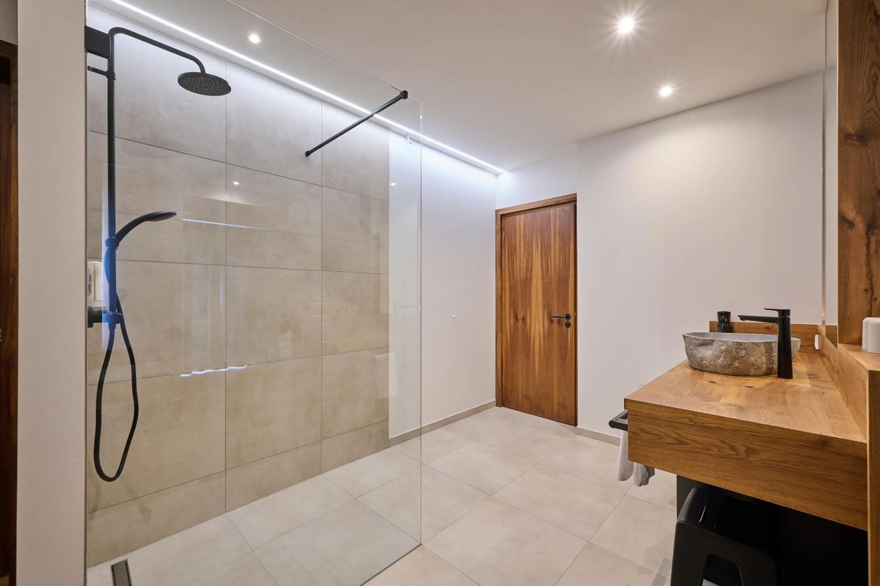 Shower in Hotel Der Einrichter