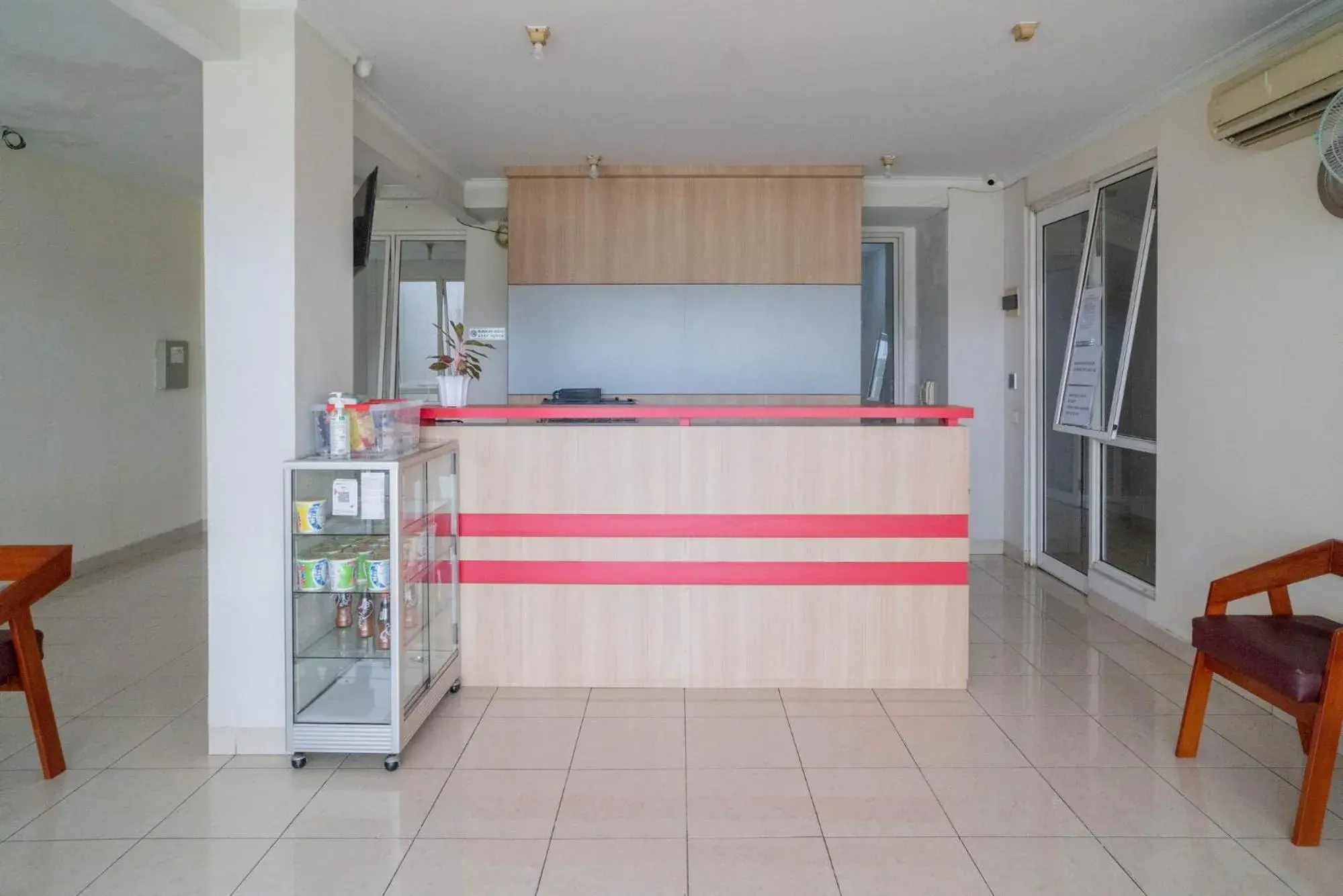 Lobby or reception in Mroom Residence near UMN Gading Serpong RedPartner Lobby or reception in Mroom Residence near UMN Gading Serpong RedPartner