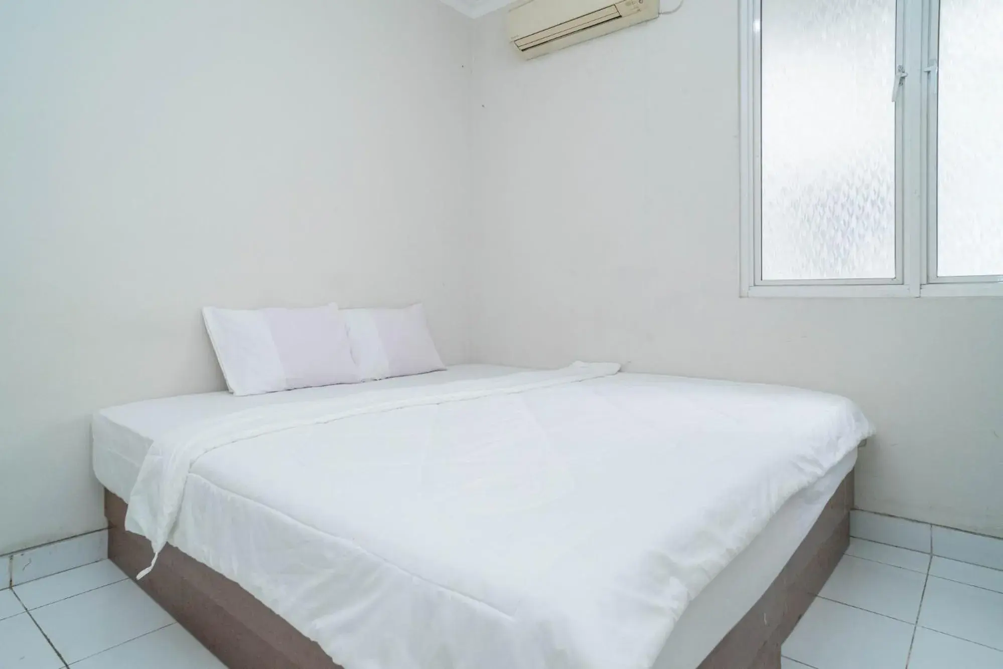 Bed in Mroom Residence near UMN Gading Serpong RedPartner Bed in Mroom Residence near UMN Gading Serpong RedPartner