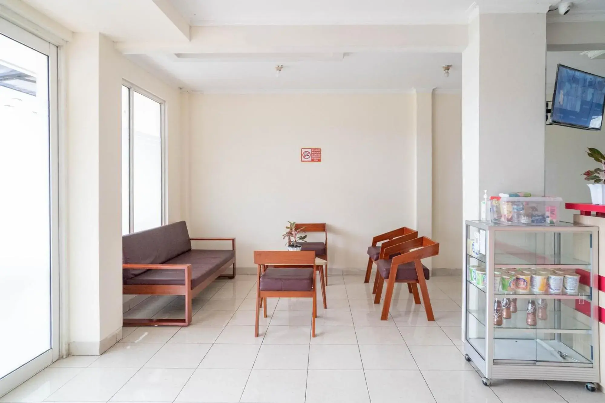 Lobby or reception in Mroom Residence near UMN Gading Serpong RedPartner Lobby or reception in Mroom Residence near UMN Gading Serpong RedPartner