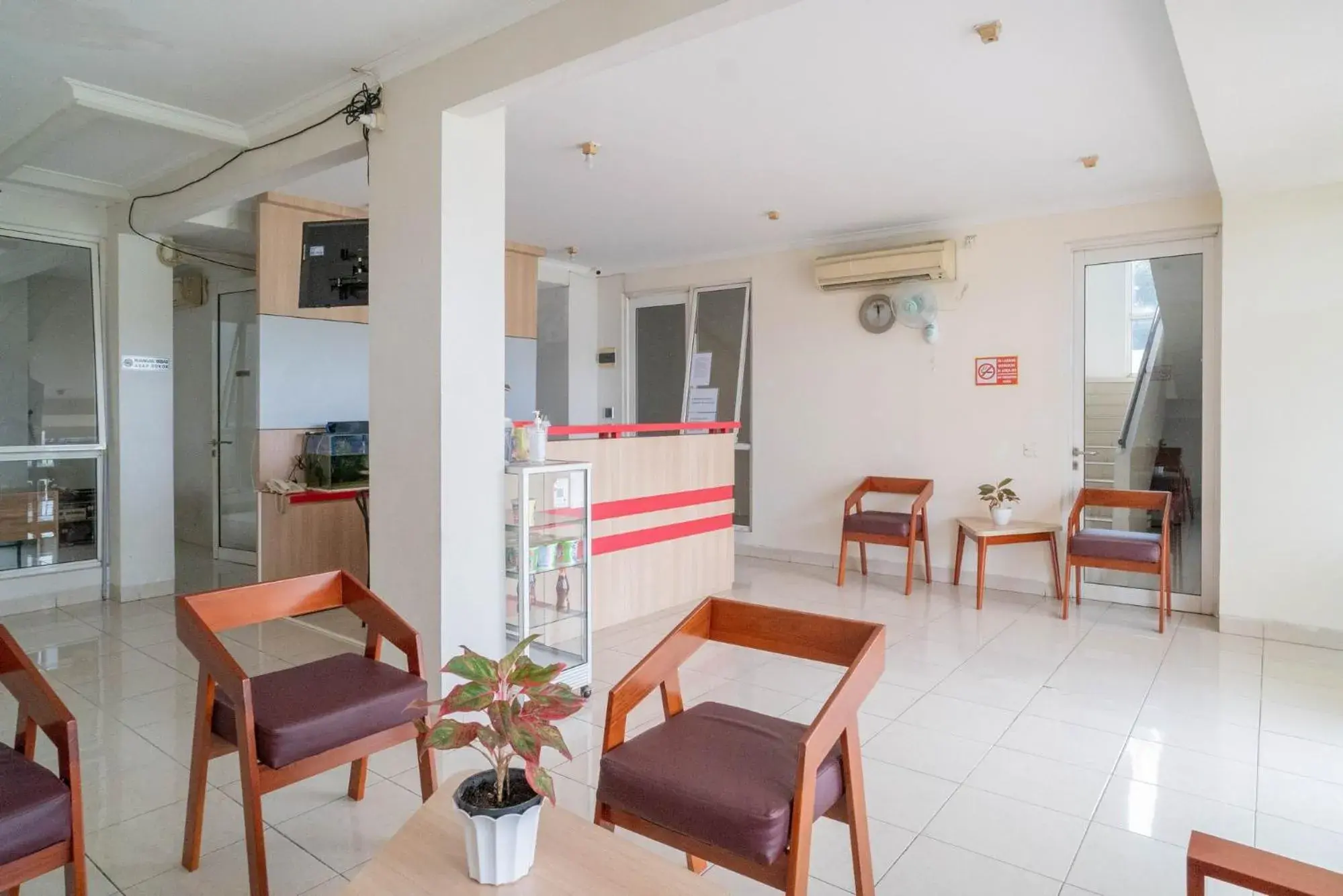 Lobby or reception in Mroom Residence near UMN Gading Serpong RedPartner Lobby or reception in Mroom Residence near UMN Gading Serpong RedPartner