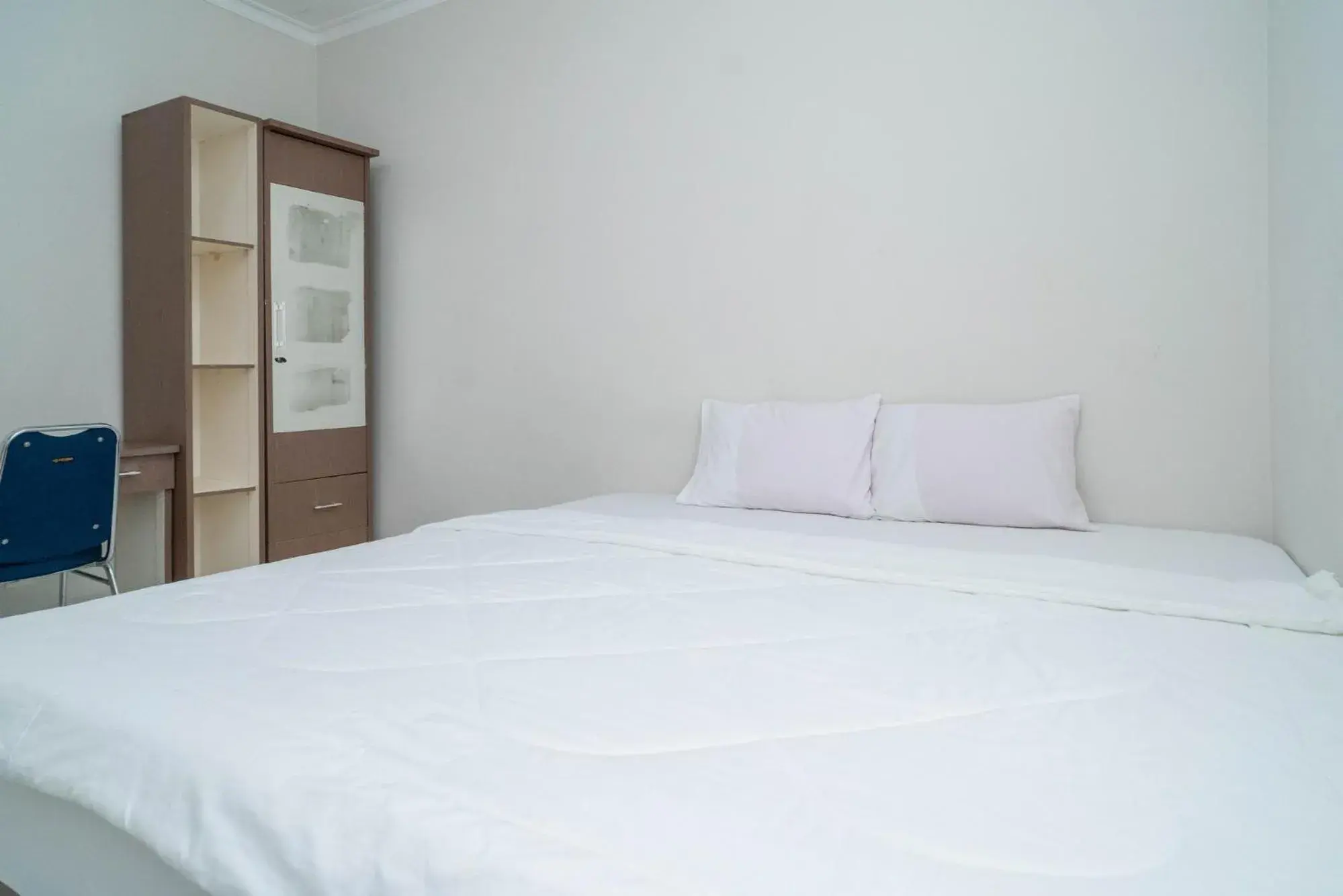 Bed in Mroom Residence near UMN Gading Serpong RedPartner Bed in Mroom Residence near UMN Gading Serpong RedPartner