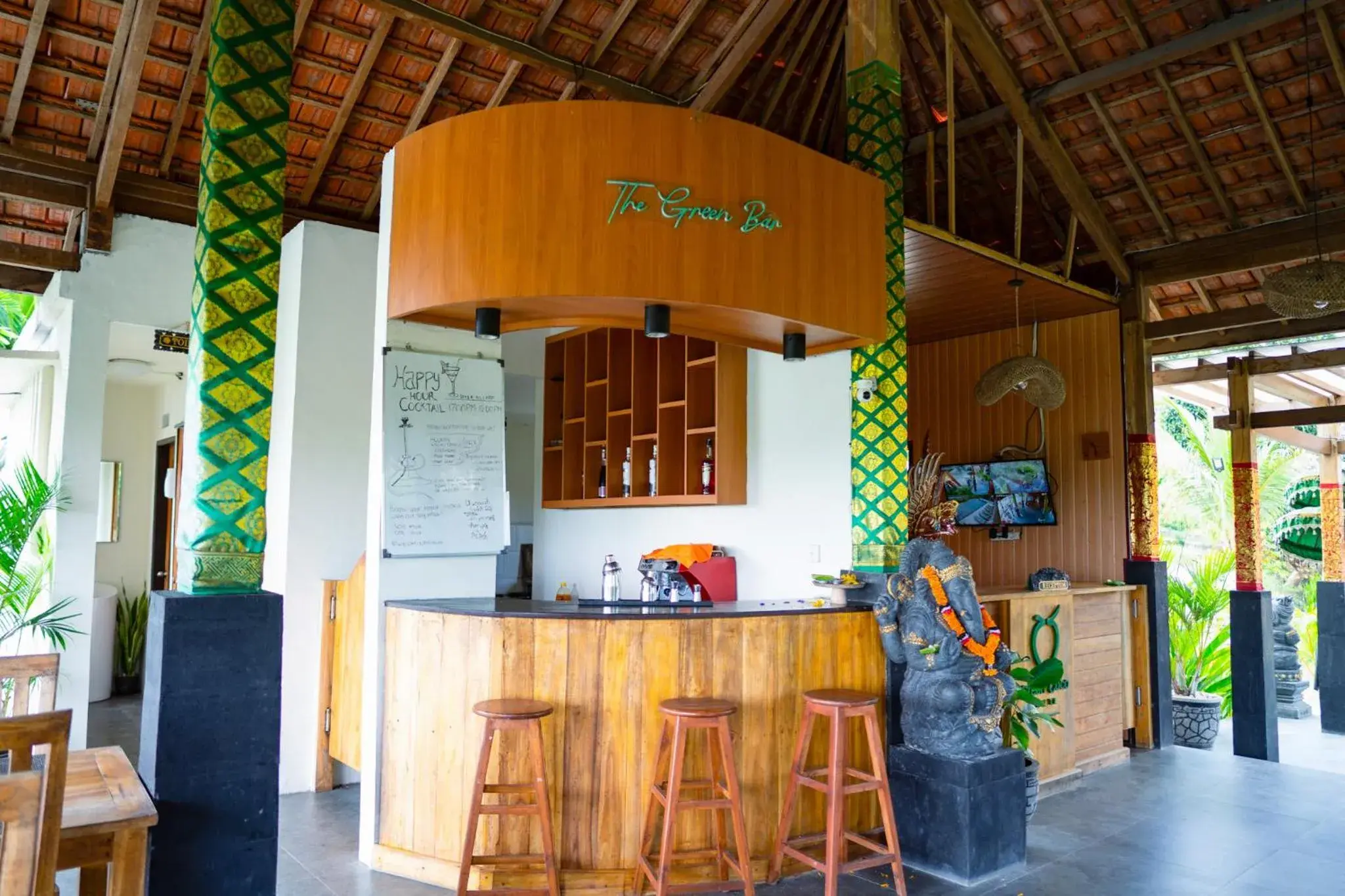 Restaurant/places to eat in Green Coco Suite by AGATA Restaurant/places to eat in Green Coco Suite by AGATA