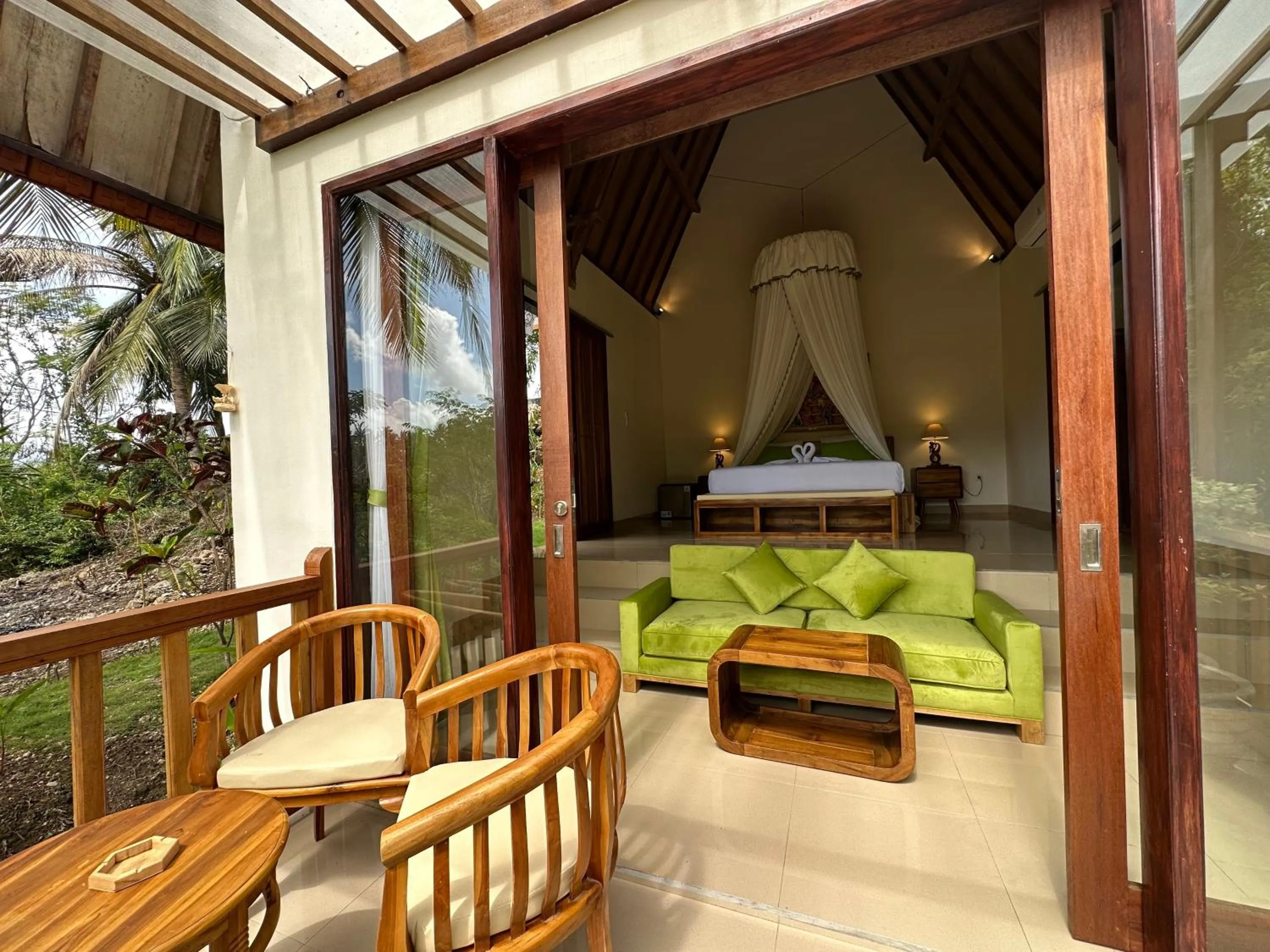 Day in Green Coco Suite