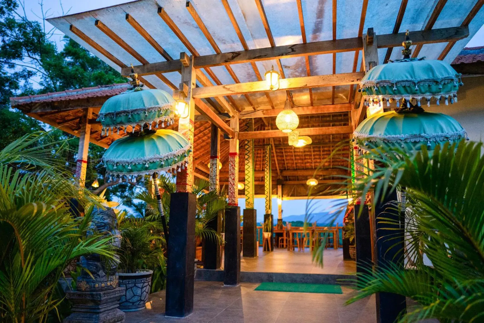 Restaurant/places to eat in Green Coco Suite by AGATA Restaurant/places to eat in Green Coco Suite by AGATA