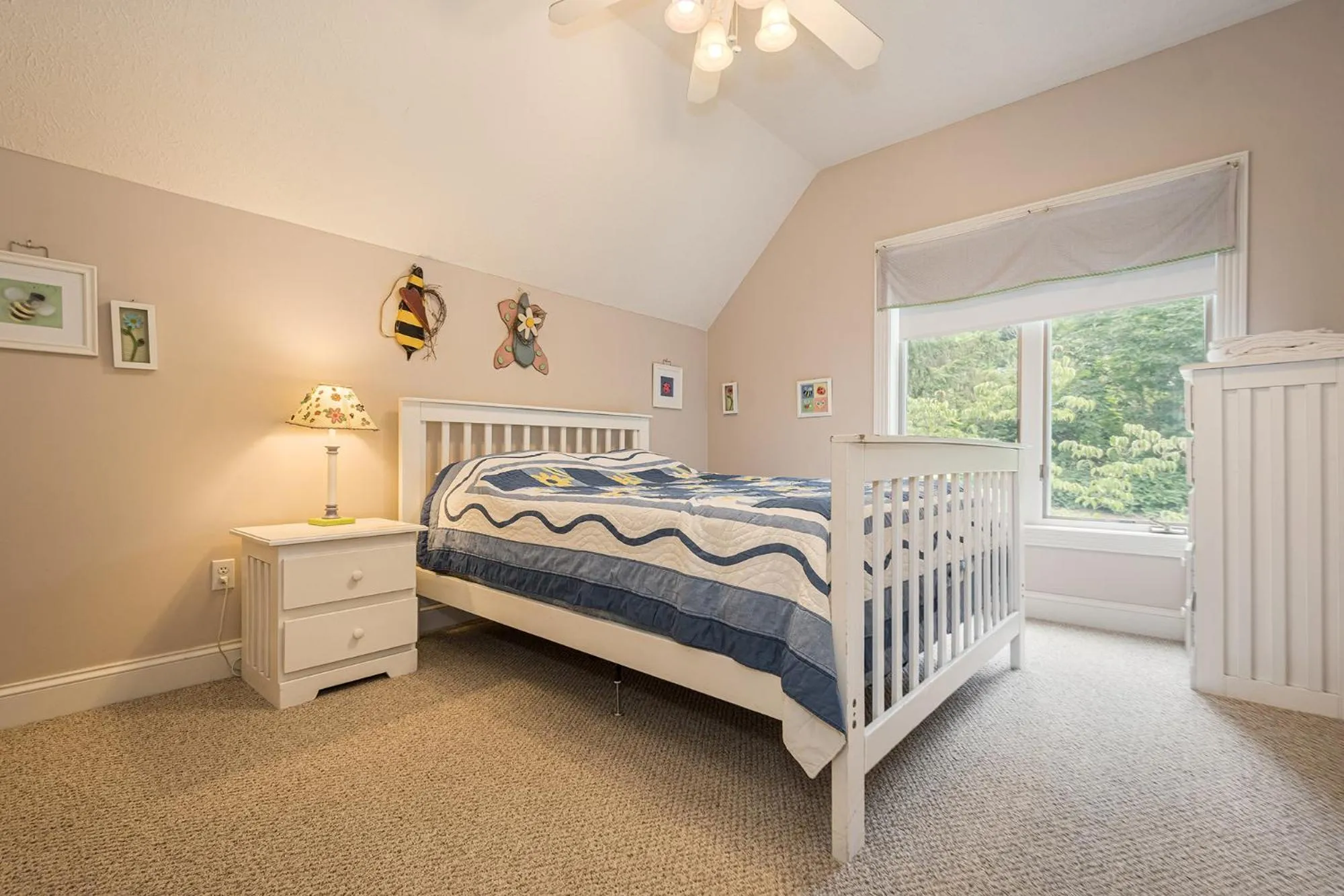 Property building, Bed in Loch Haven