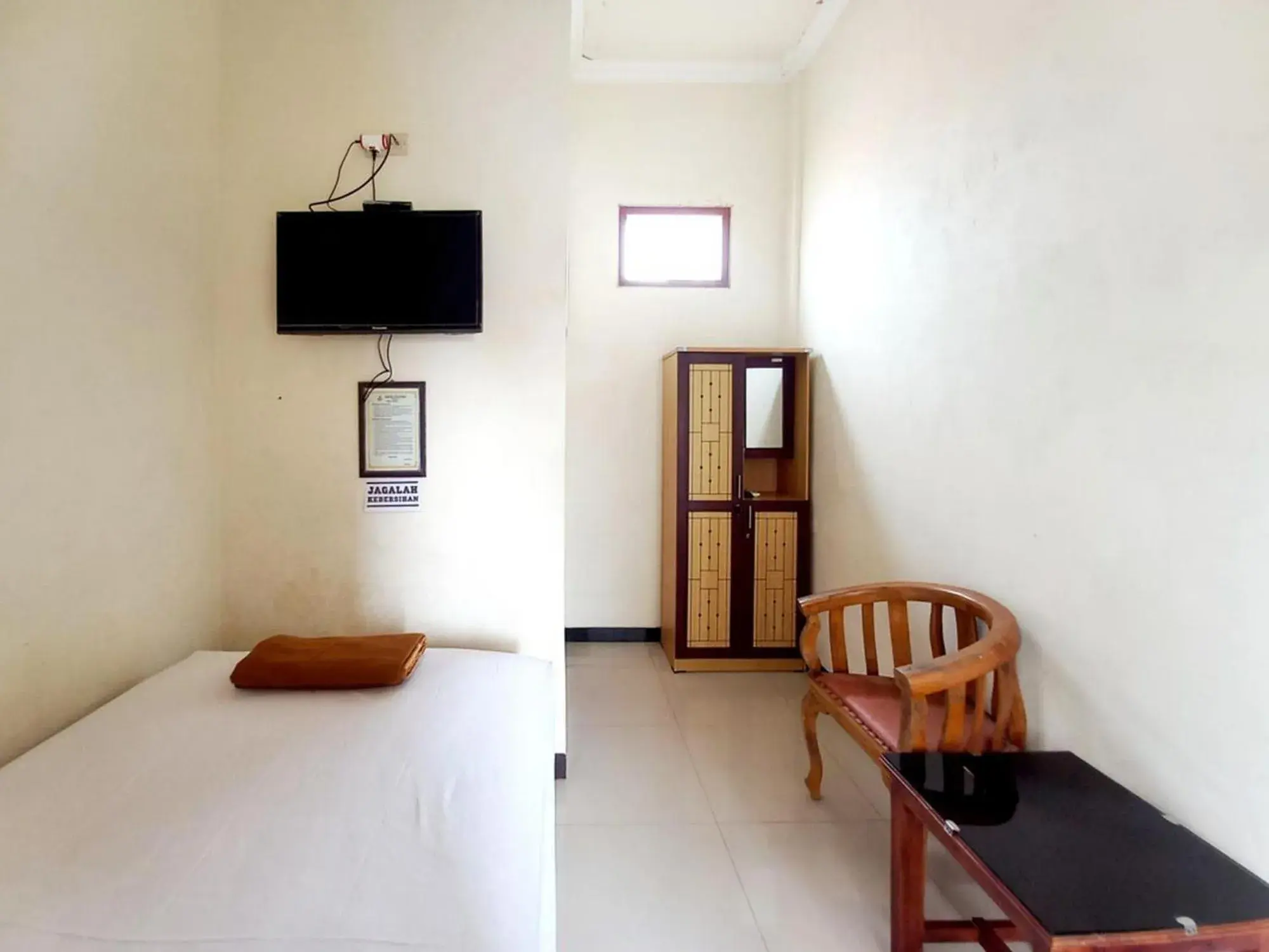Bed in Griya Juanda Syariah near RS Dharma Husada Probolinggo Mitra RedDoorz Bed in Griya Juanda Syariah near RS Dharma Husada Probolinggo Mitra RedDoorz