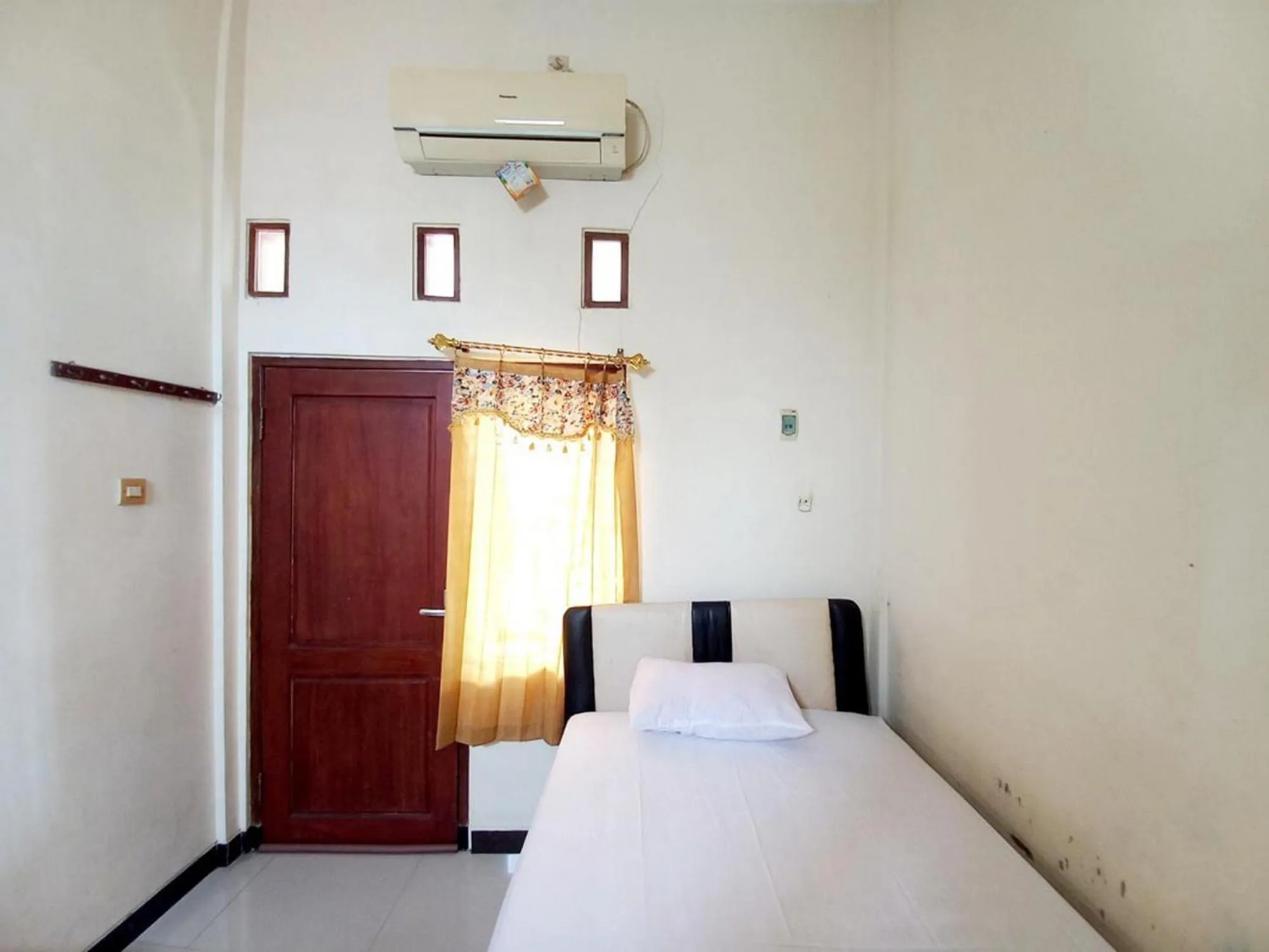Bed in Griya Juanda Syariah near RS Dharma Husada Probolinggo Mitra RedDoorz