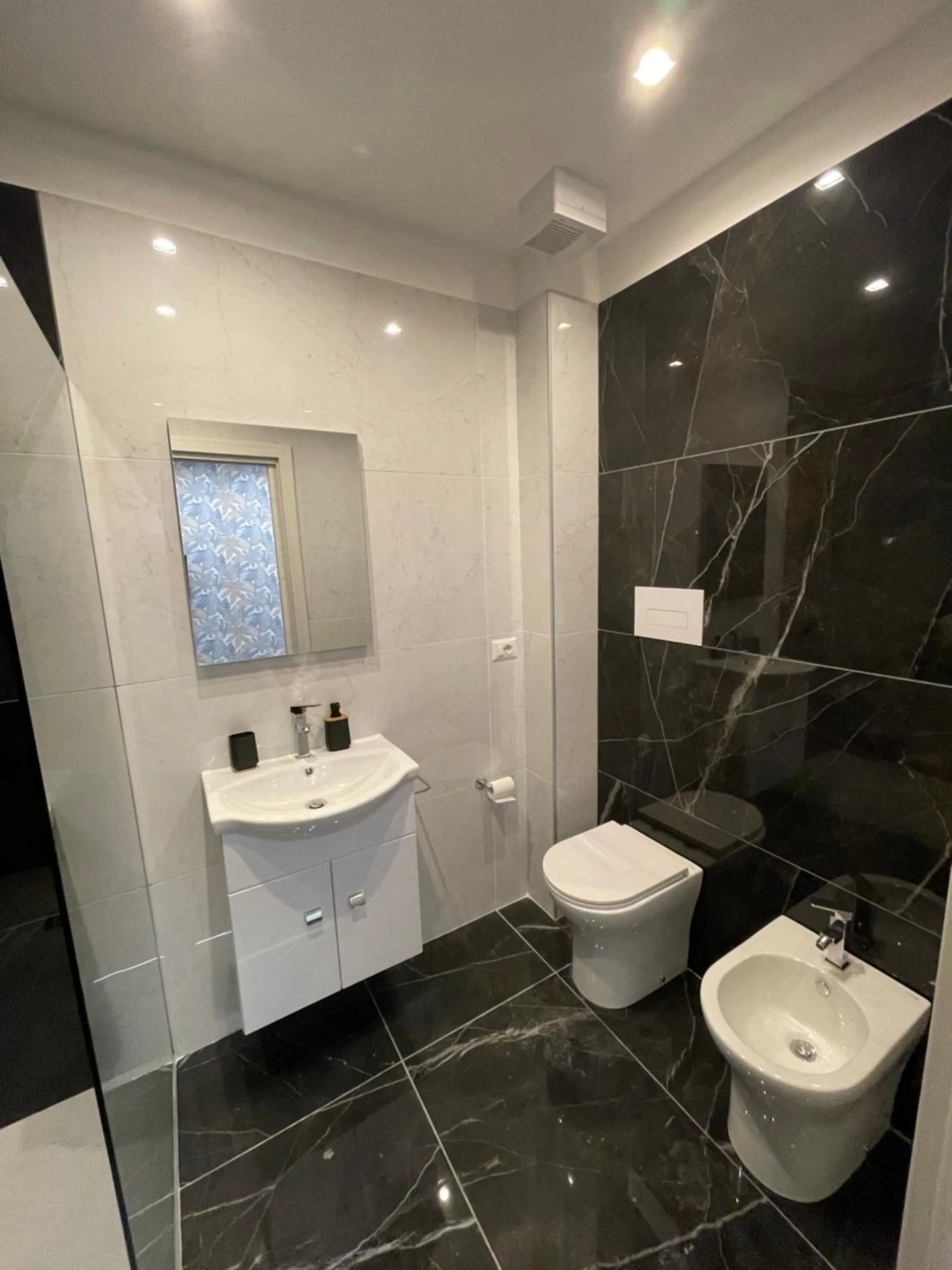 Bathroom in M&M rooms Margherita di Savoia