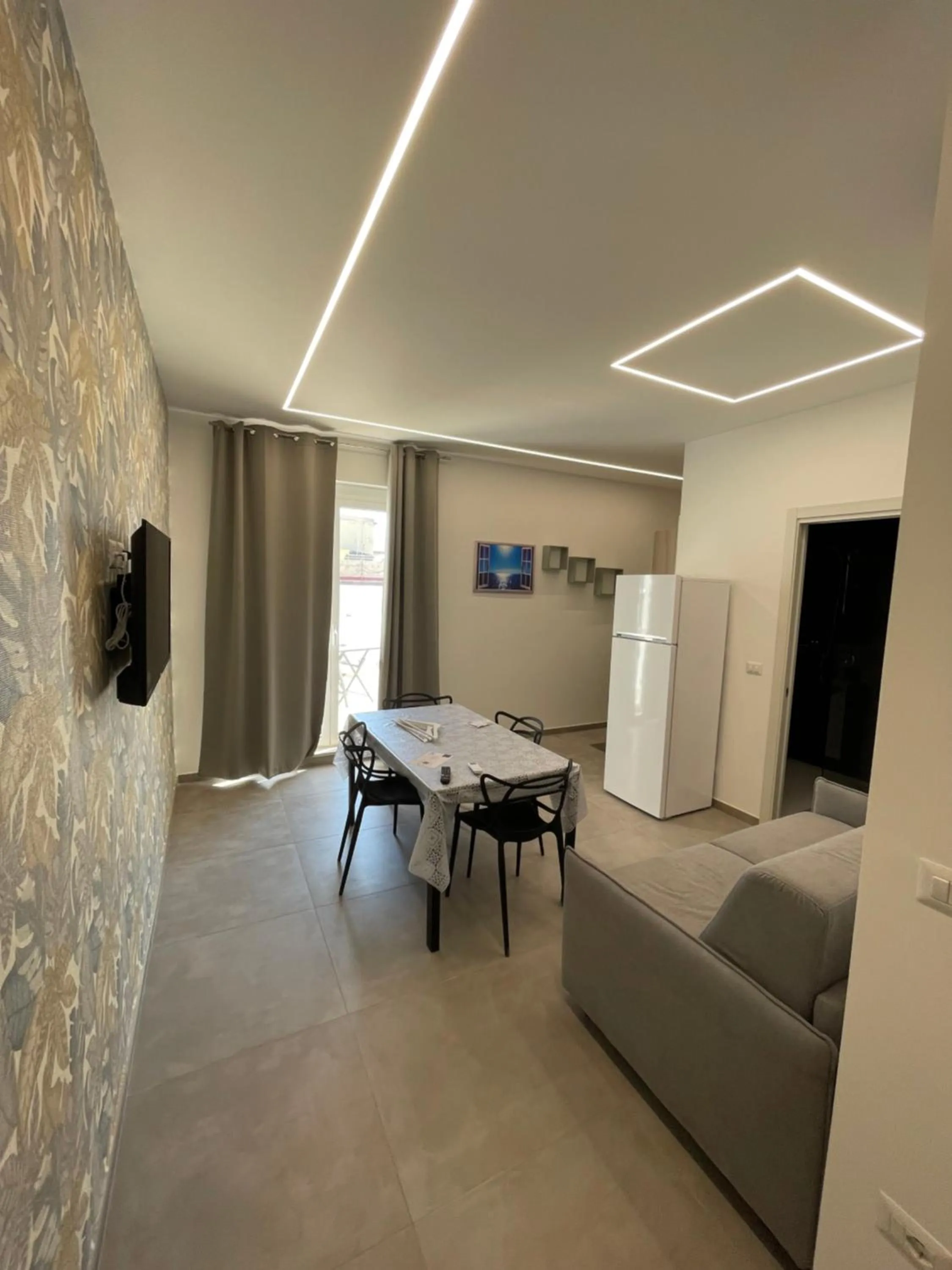 Dining Area in M&M rooms Margherita di Savoia