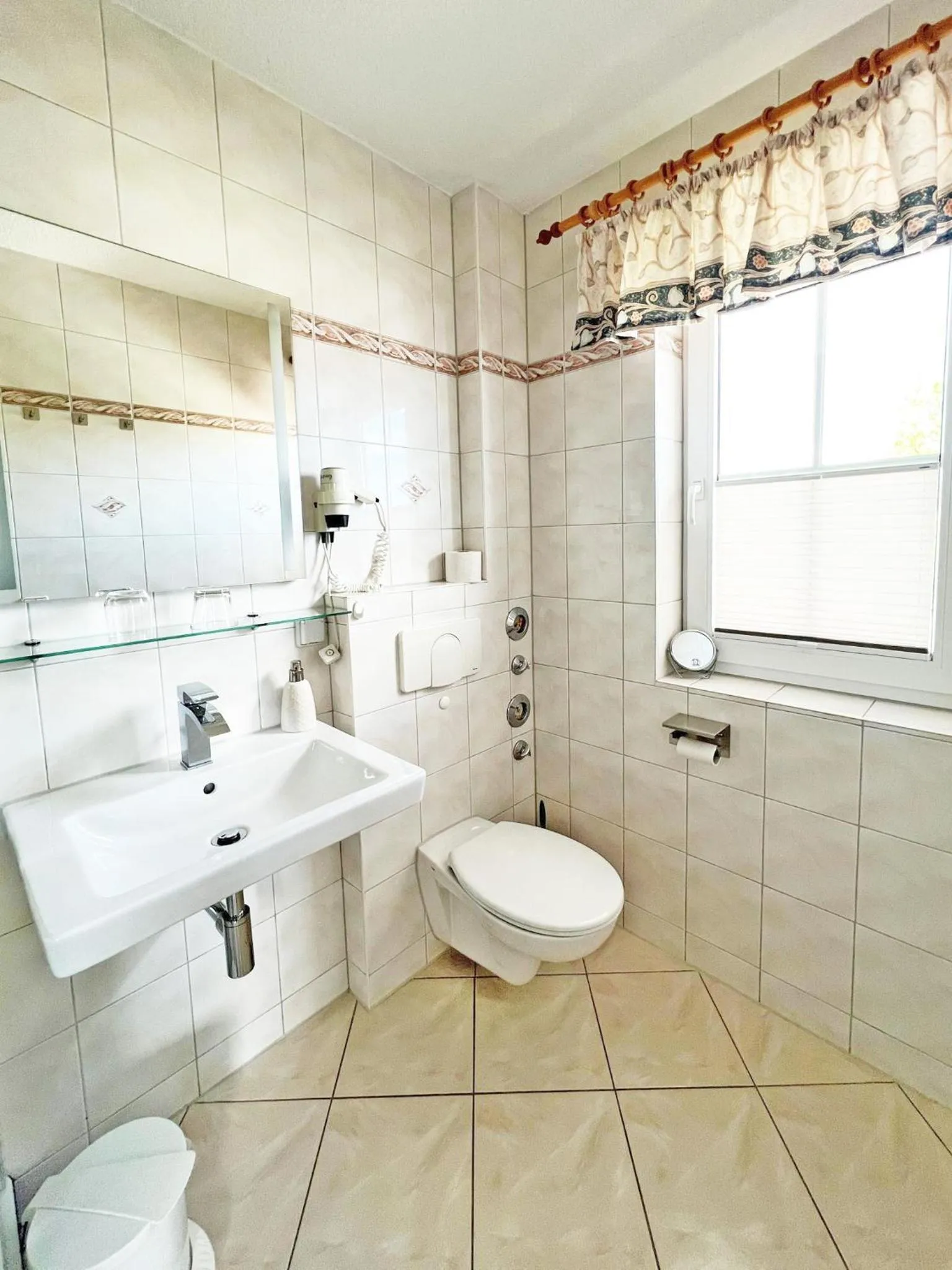 Toilet in Villa Vivien Wohnung Donnerkeil