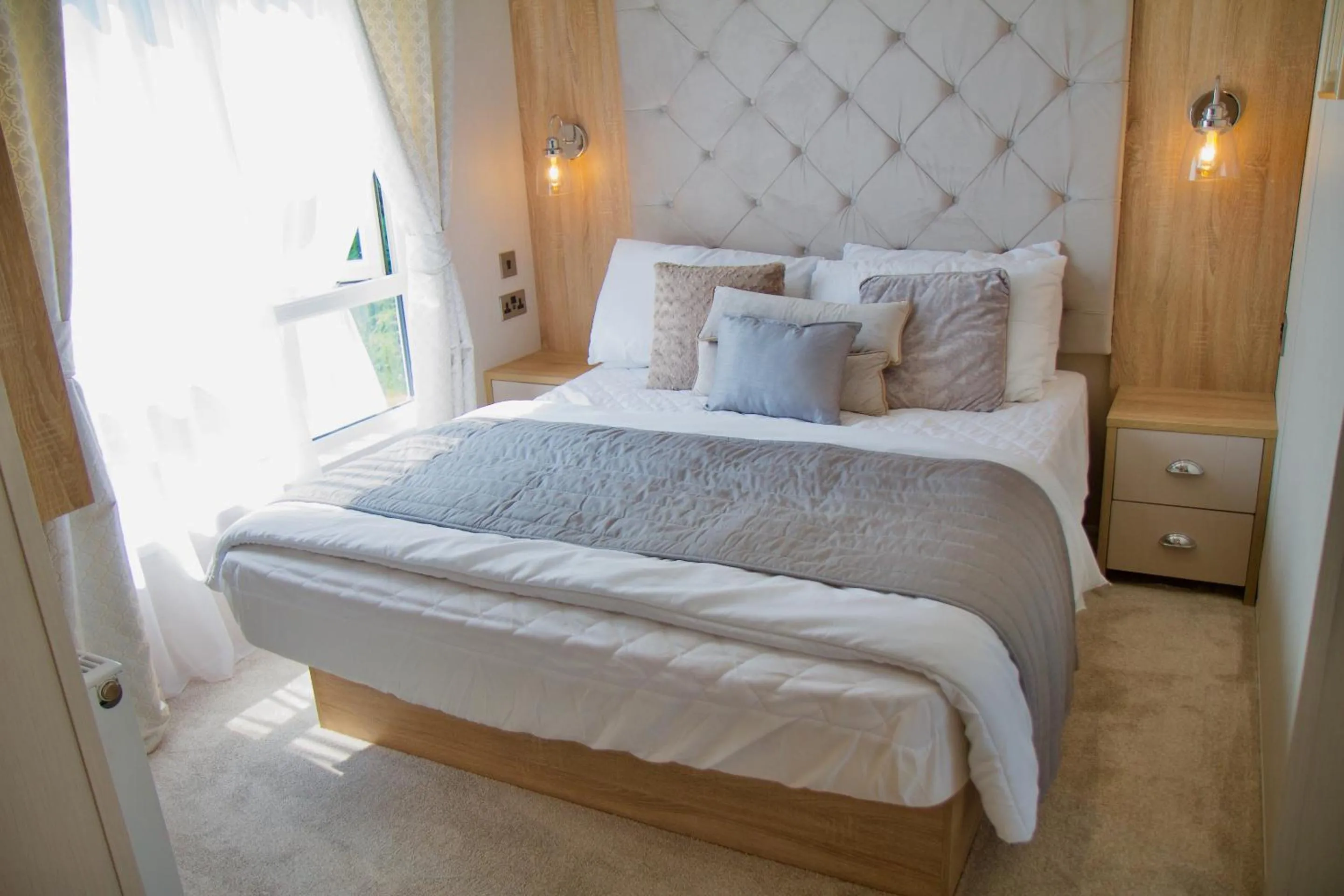 Bedroom, Bed in Lula Lodge