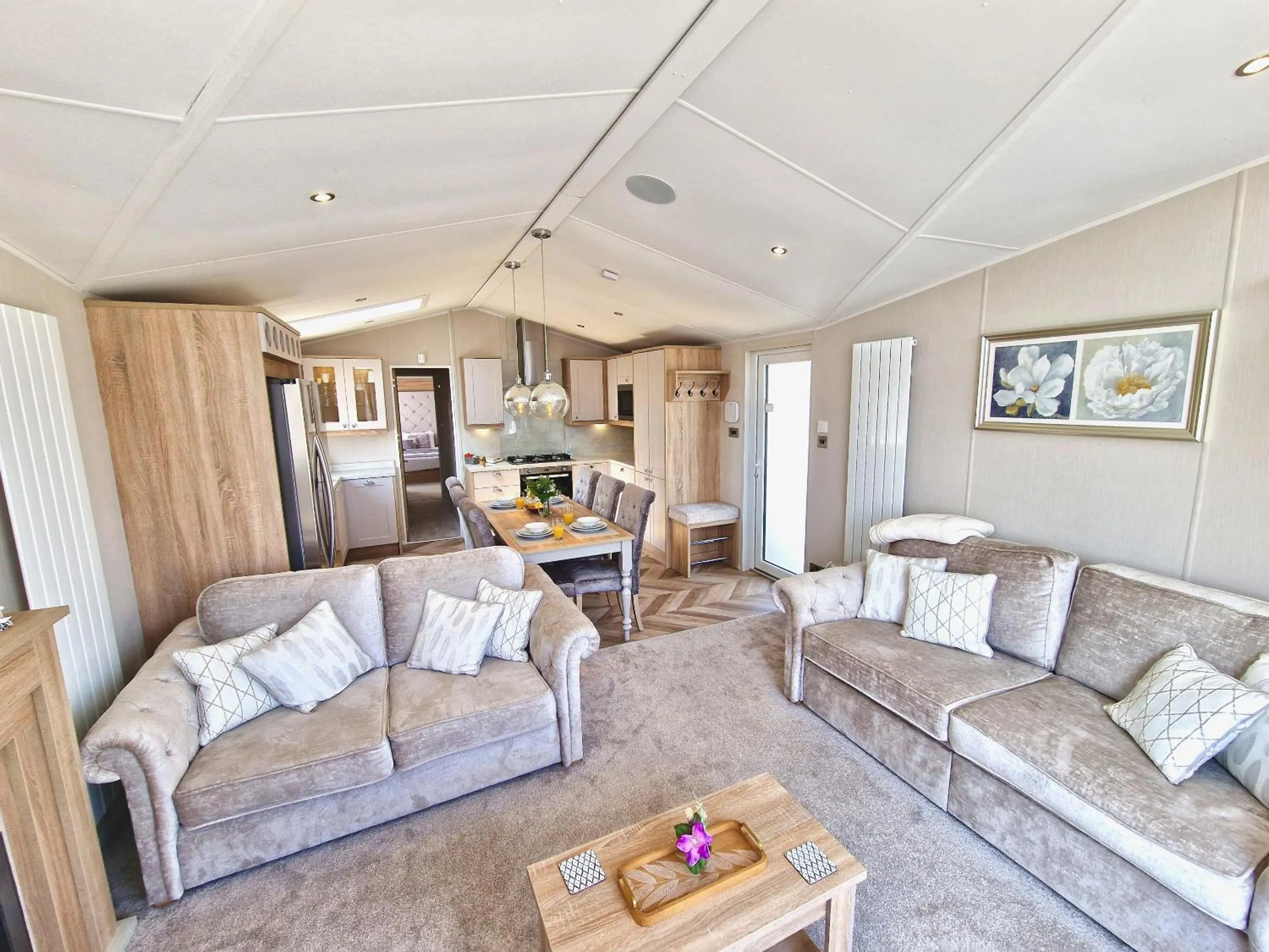 Living room in Lula Lodge