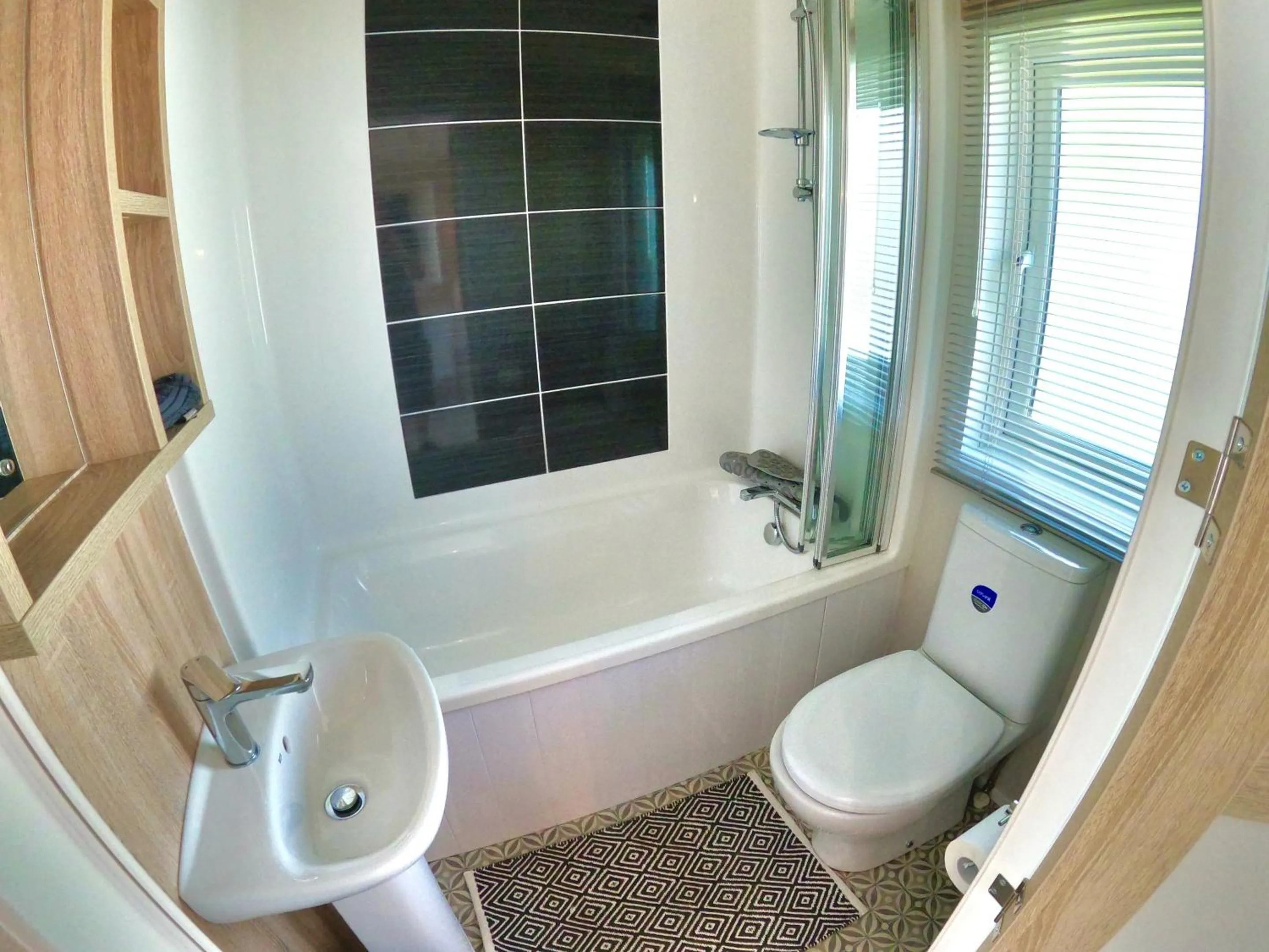 Bathroom in Lula Lodge