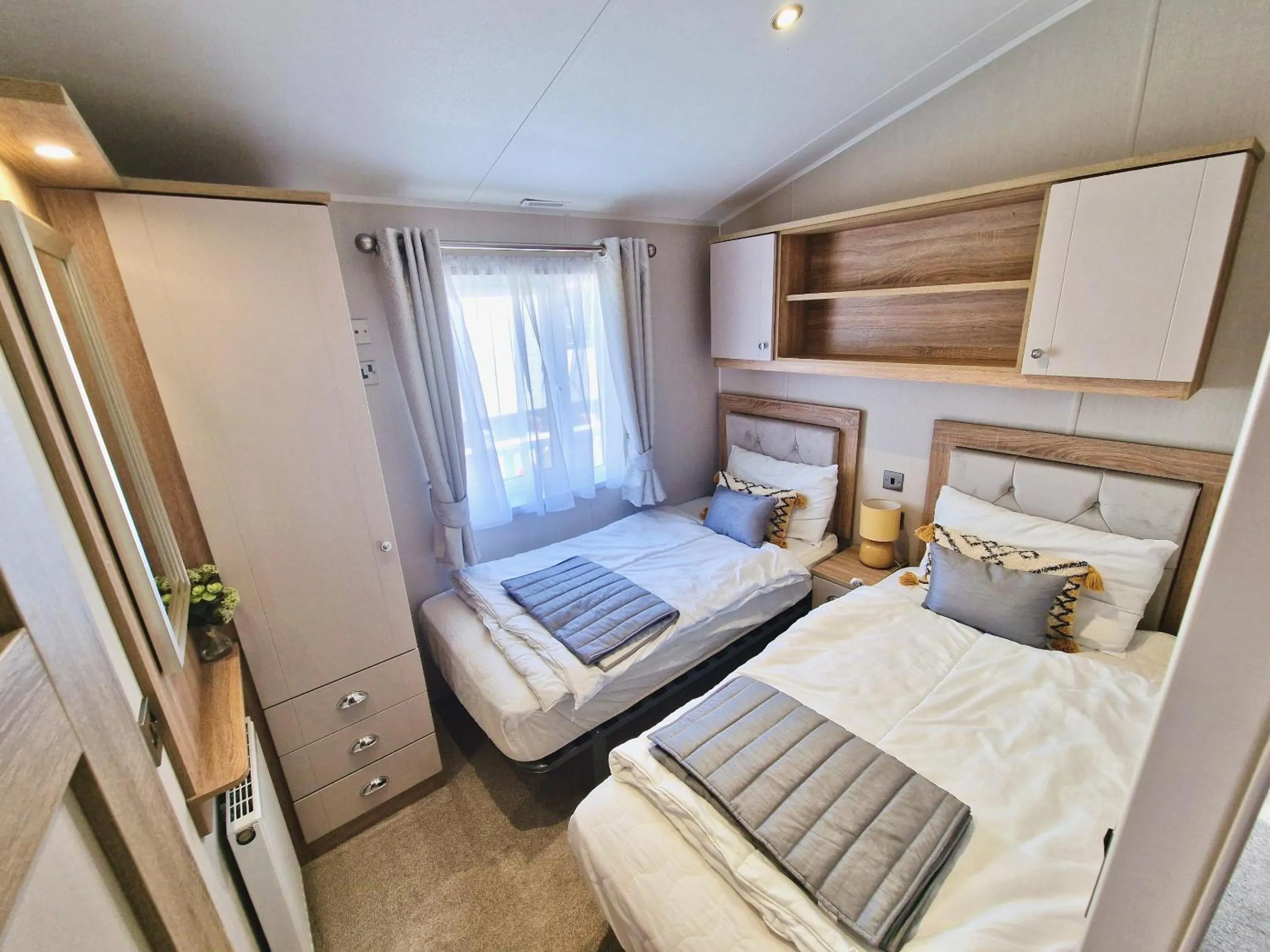 Bedroom, Bed in Lula Lodge