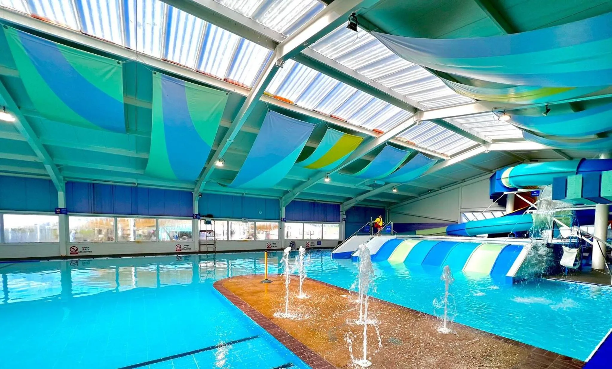 Swimming pool in Lula Lodge