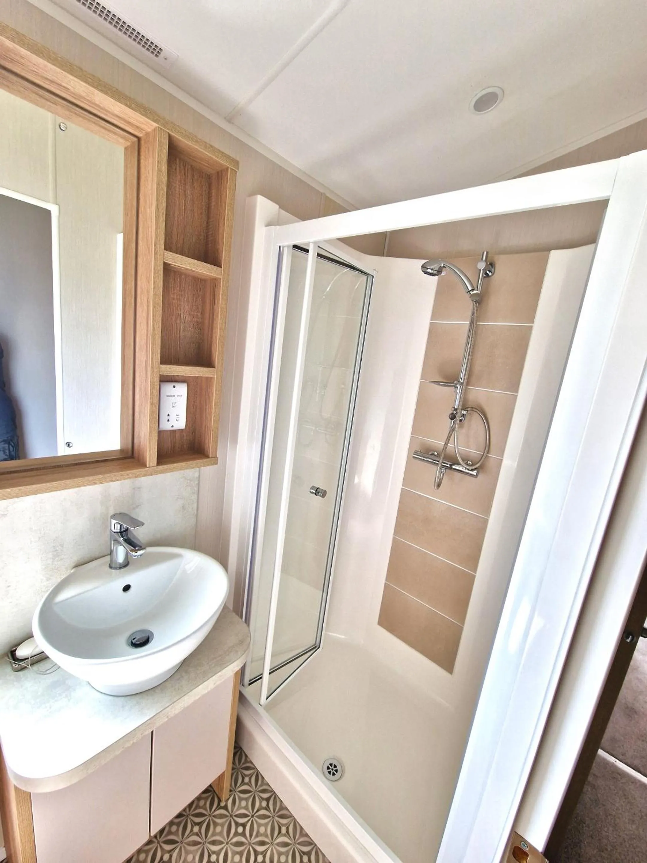 Bathroom in Lula Lodge