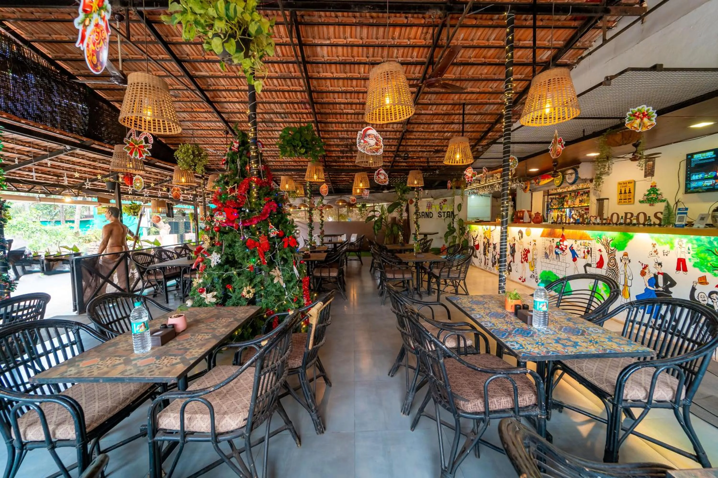 Restaurant/places to eat in Itsy Hotels De Classio