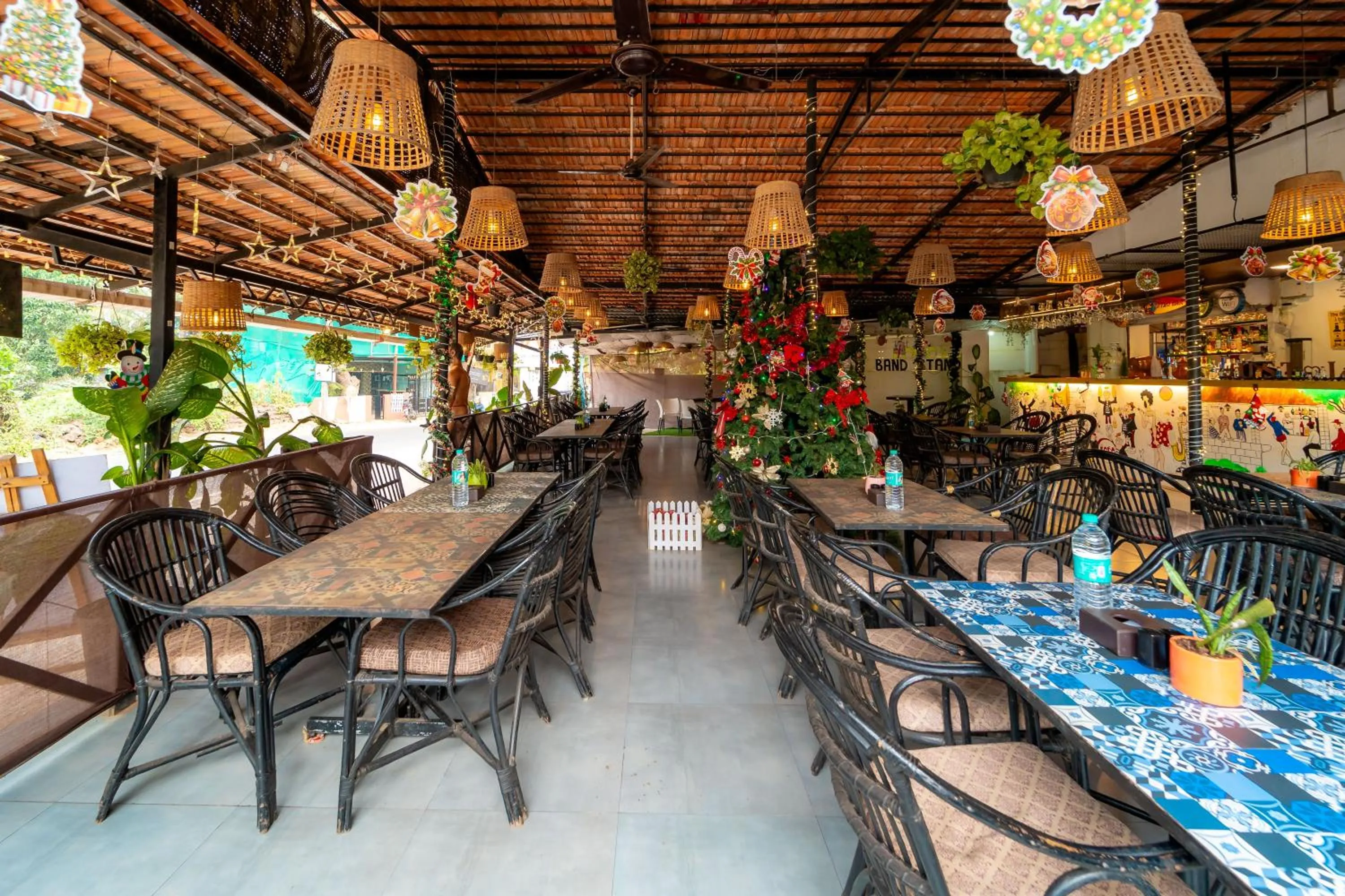 Restaurant/places to eat in Itsy Hotels De Classio