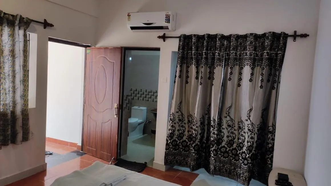 Bed in Maior Roma by Jolly Jolly Lester