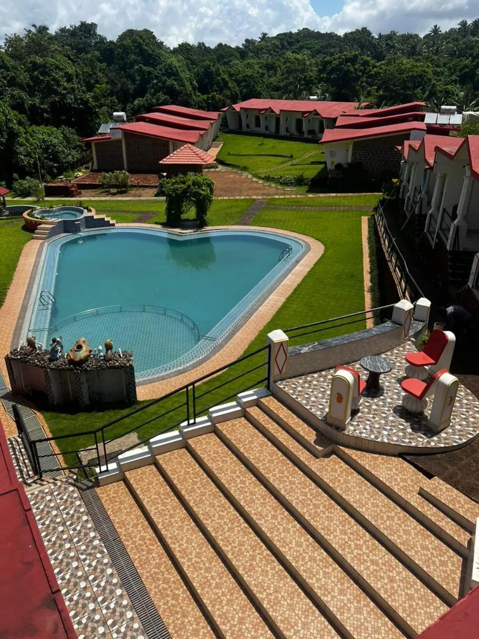 Property building in Maior Roma by Jolly Jolly Lester