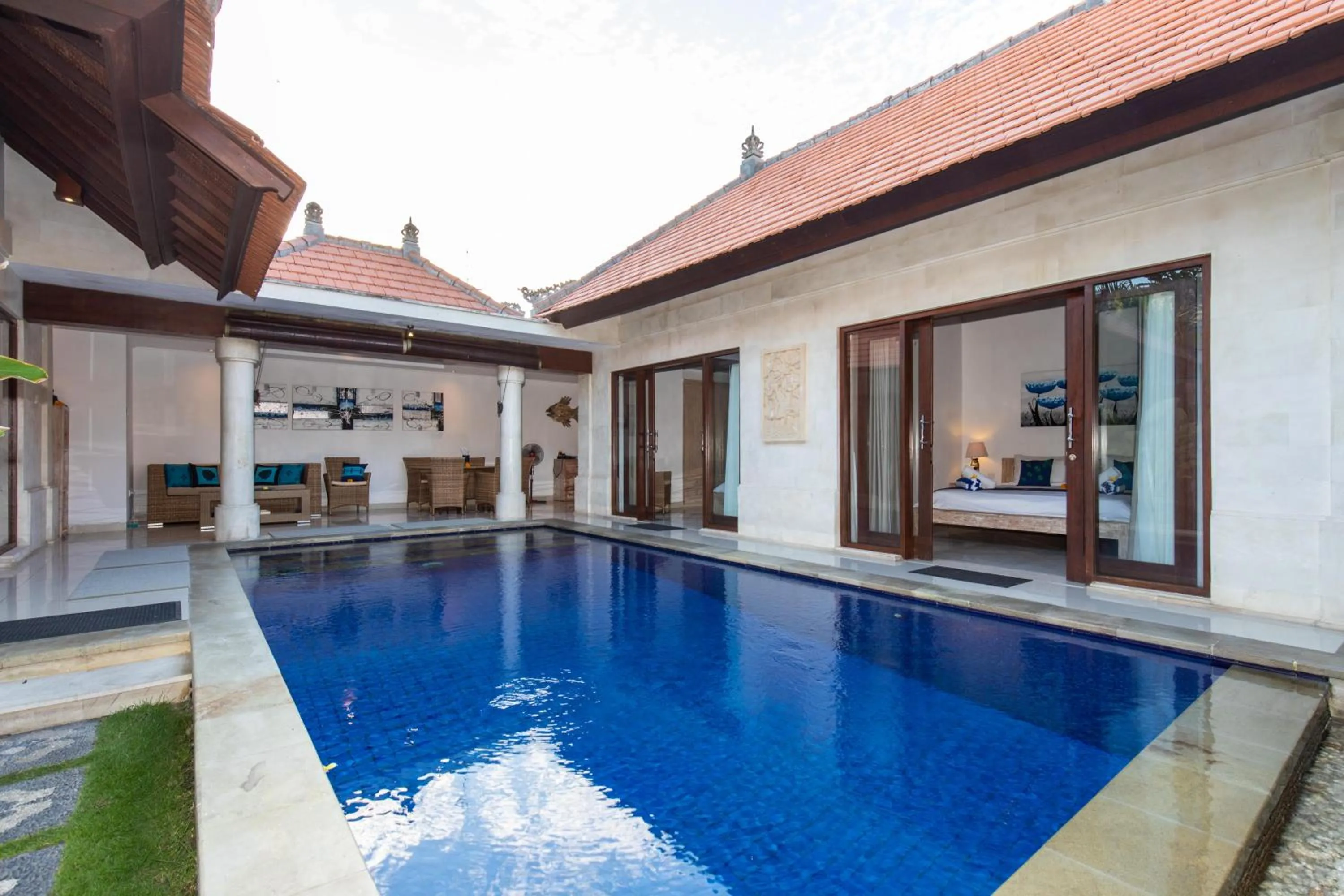 Swimming pool in Taman Kesari Villas