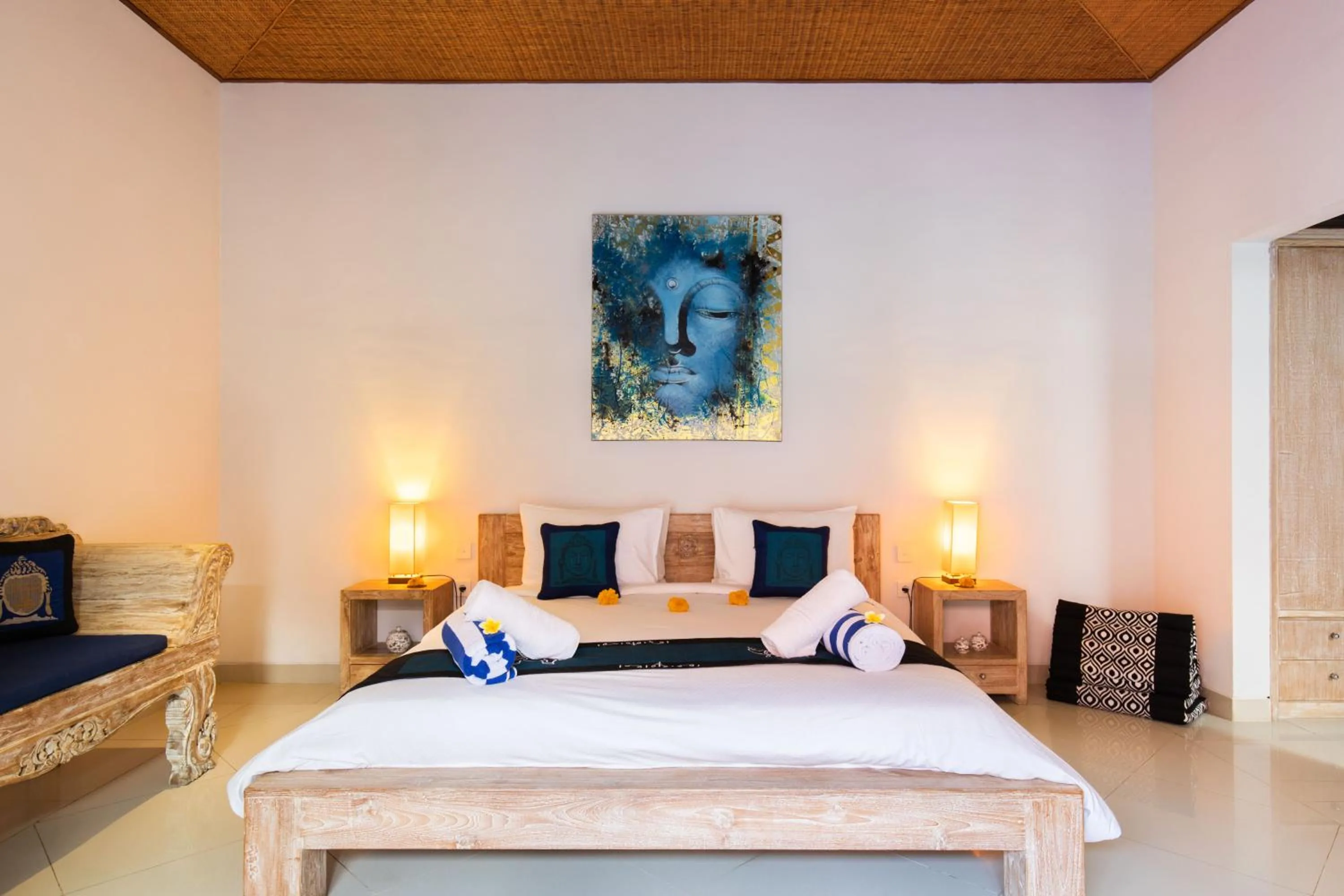 Bed in Taman Kesari Villas