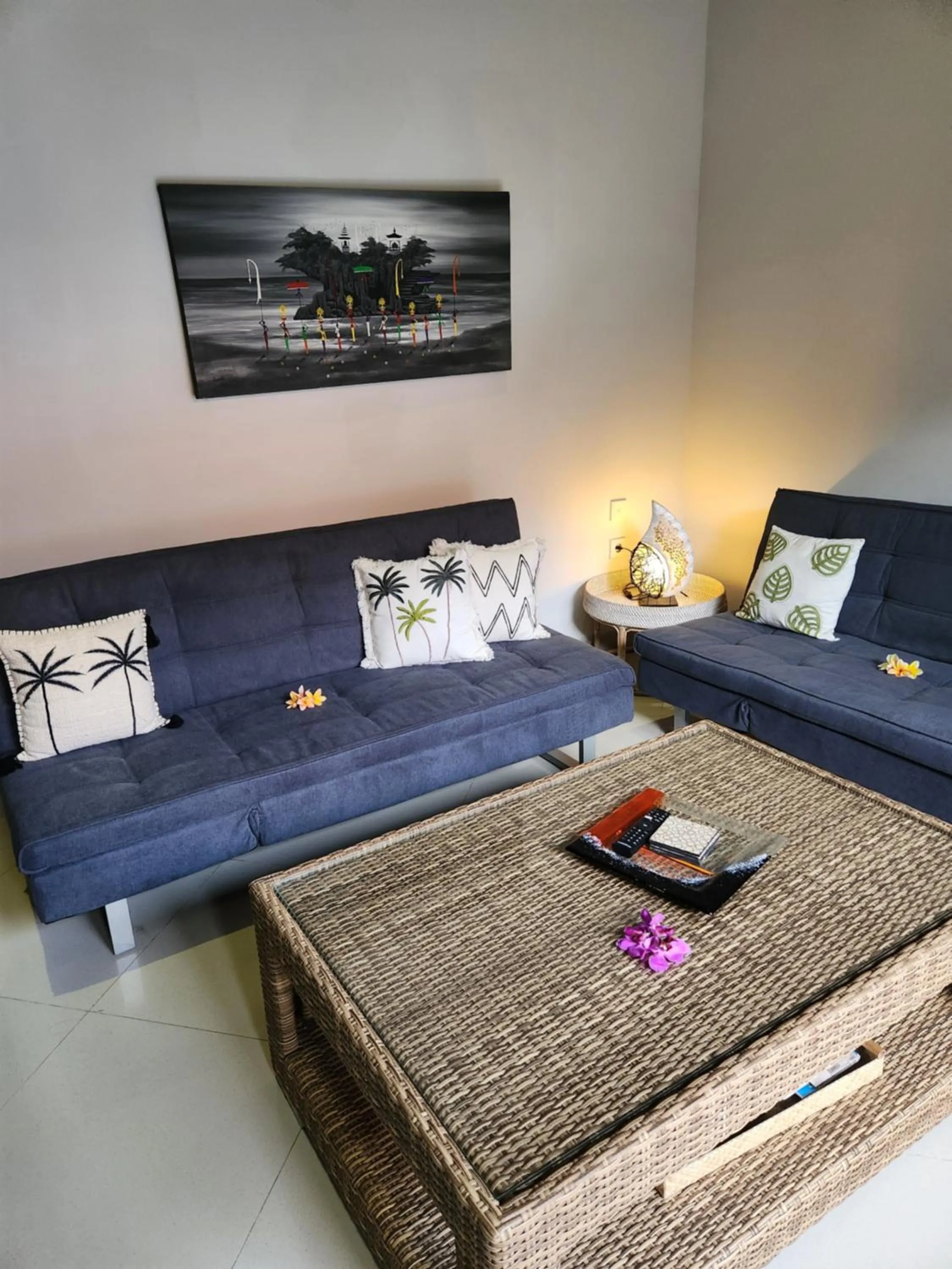 Living room, Bed in Taman Kesari Villas