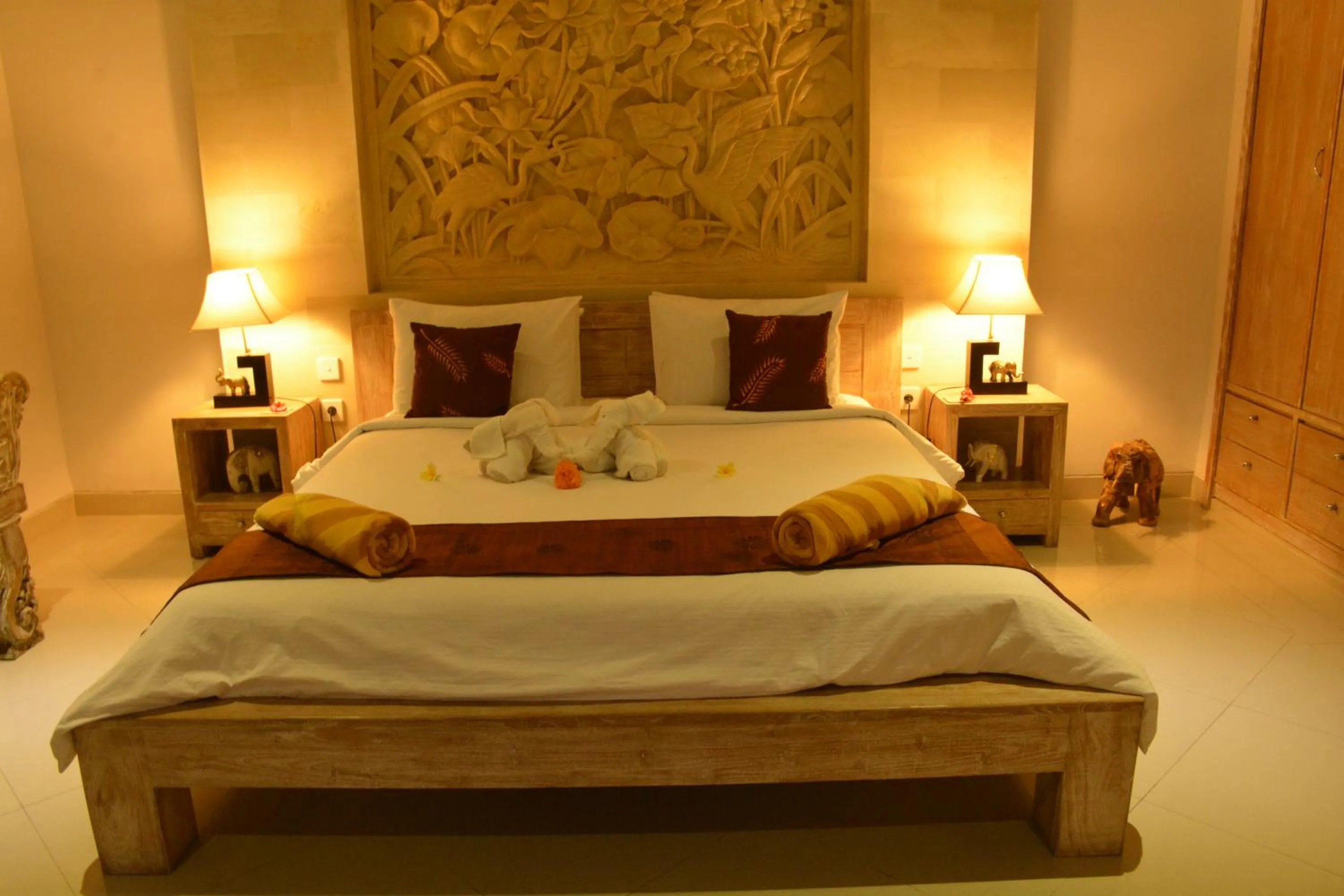 Bed in Taman Kesari Villas
