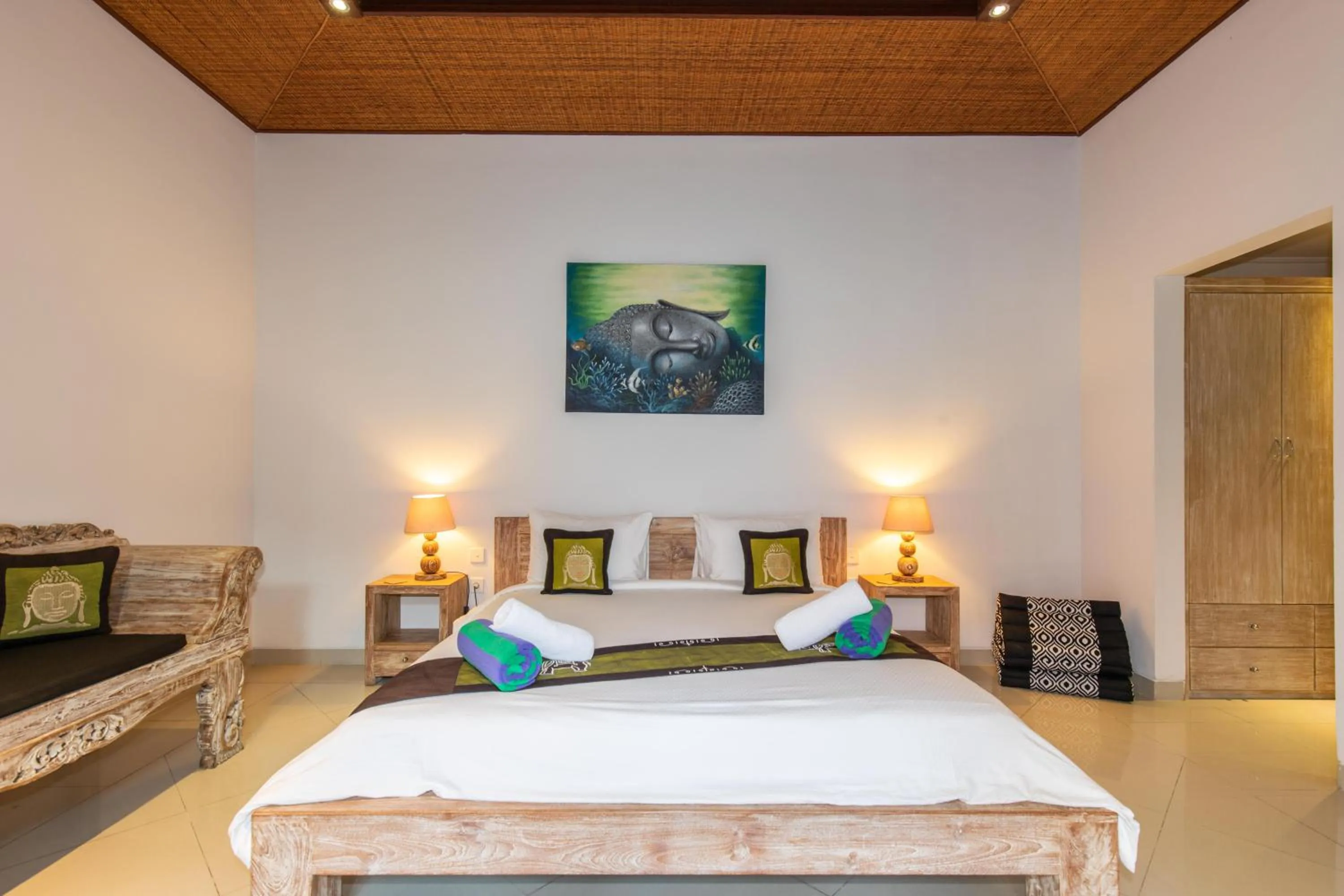 Bed in Taman Kesari Villas