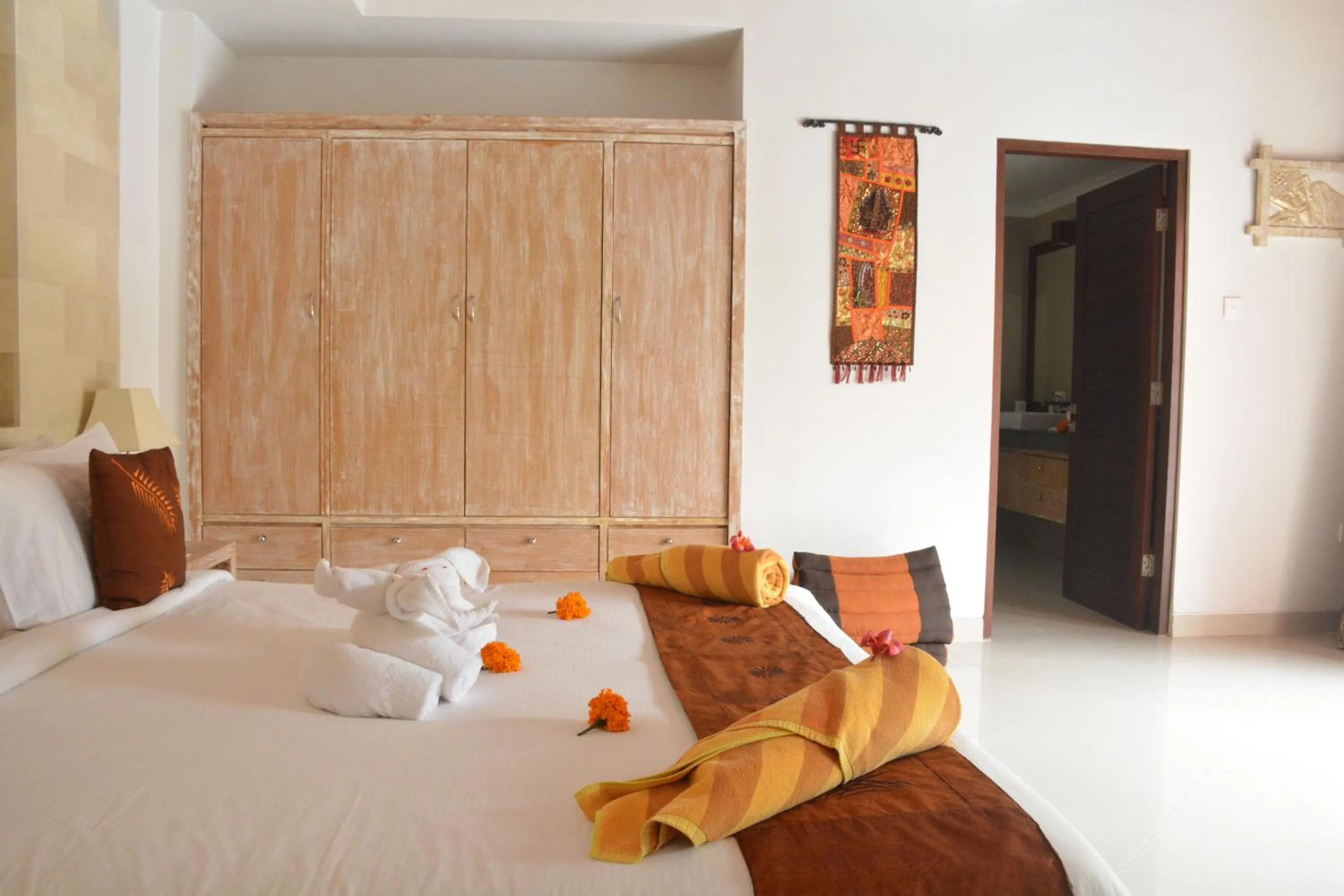 Bed in Taman Kesari Villas