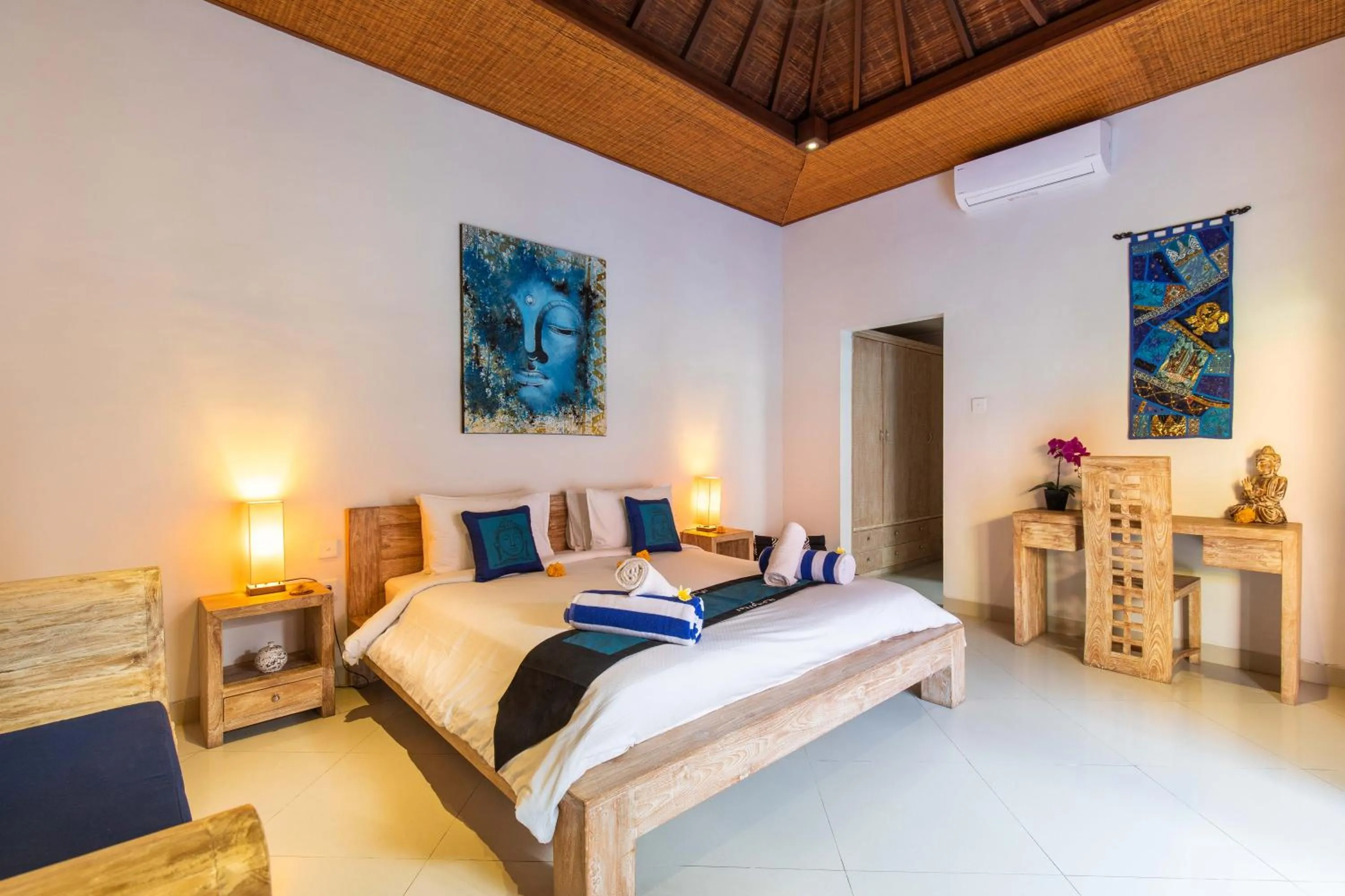 Bedroom, Bed in Taman Kesari Villas