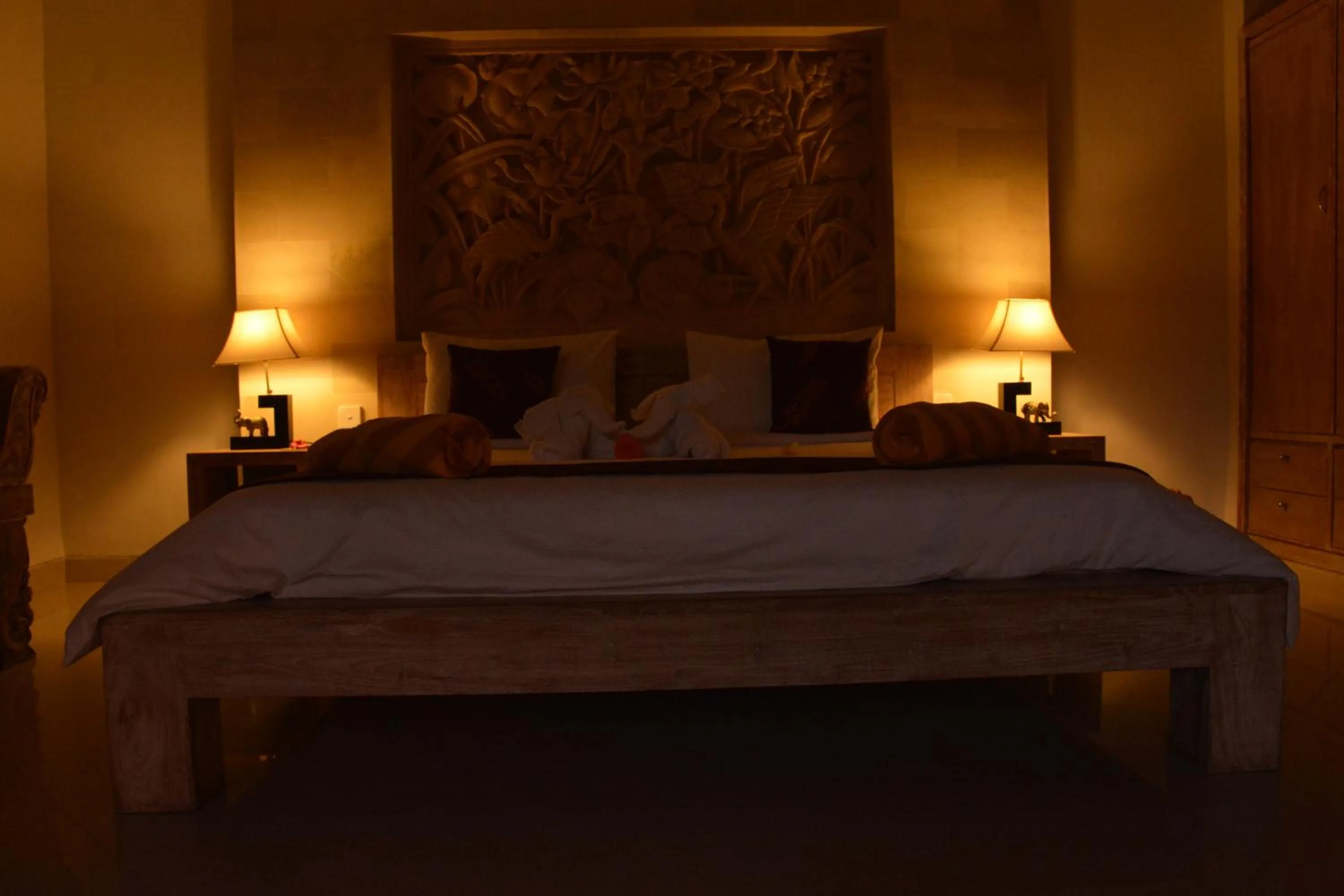 Bed in Taman Kesari Villas