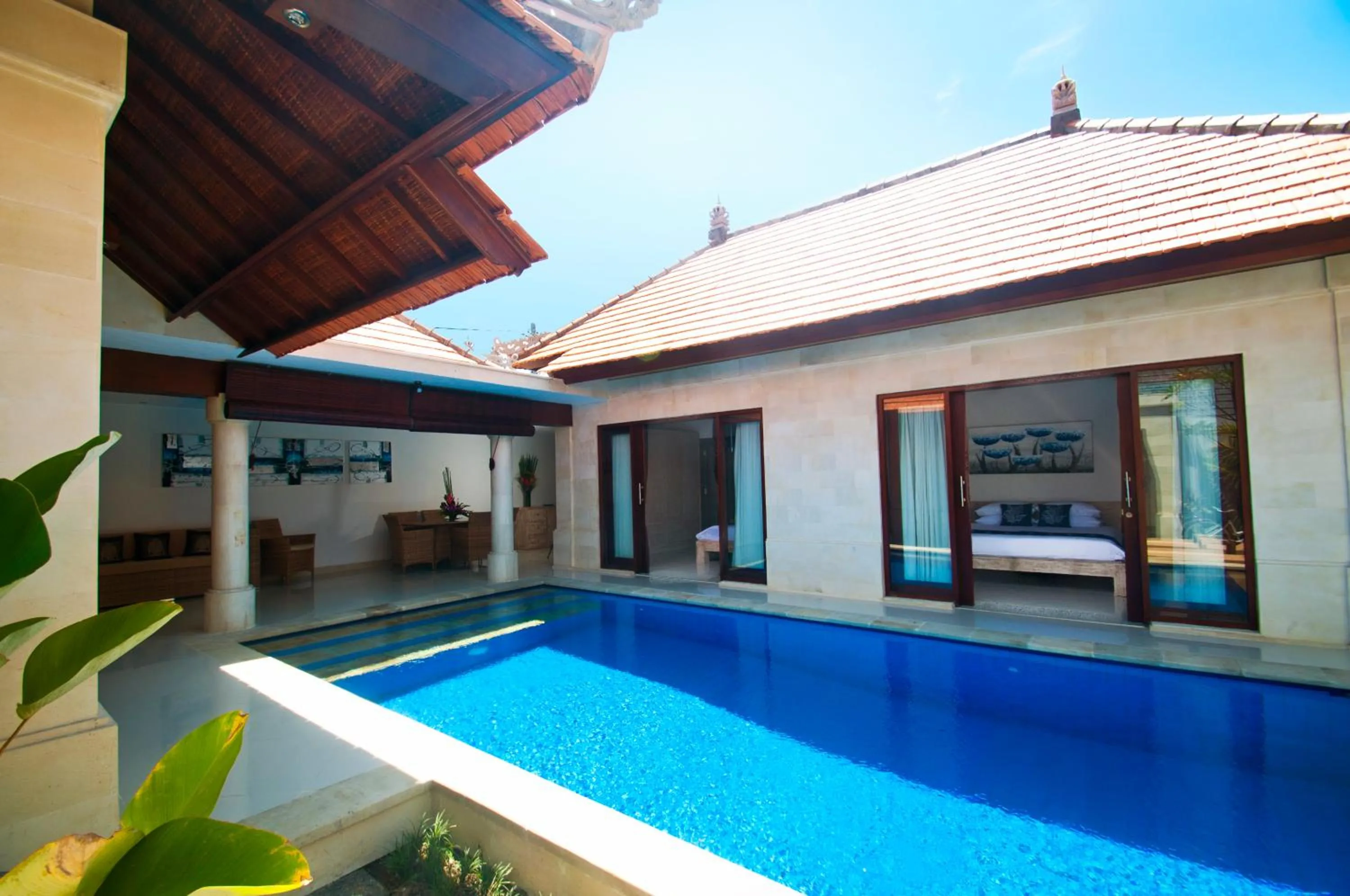 Swimming pool in Taman Kesari Villas